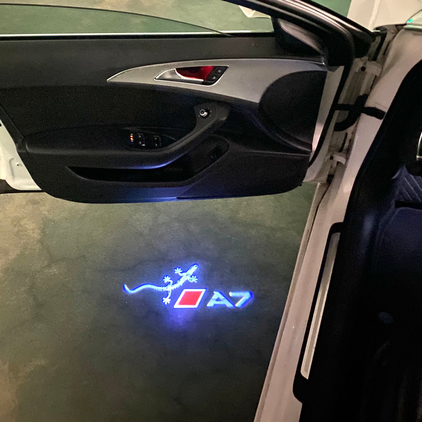 AUDI A7 LOGO PROJECTOT LIGHTS (quantity 1 = 2 Logo Films /2 door lights)Nr.12B16