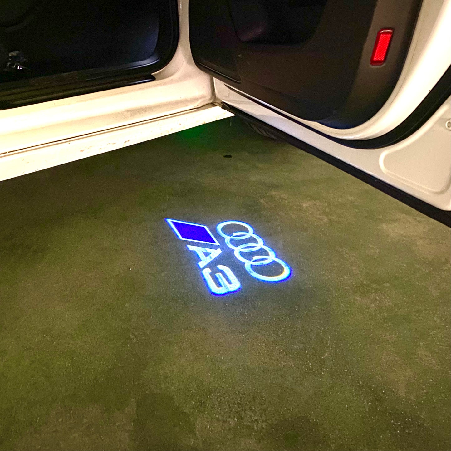 AUDI A3 LOGO PROJECTOT LIGHTS (quantity 1 = 2 Logo Films /2 door lights)Nr.12B104