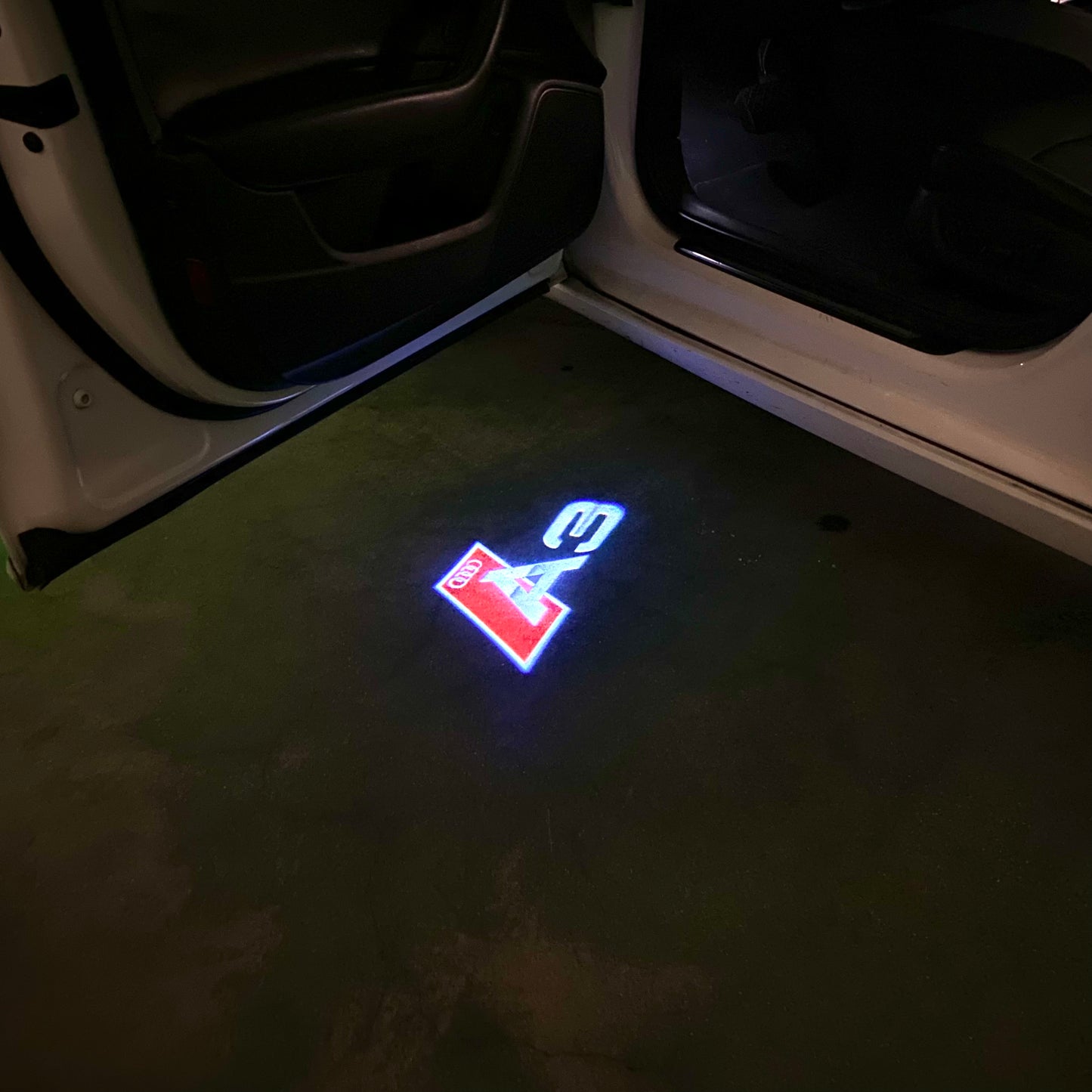 AUDI A3 LOGO PROJECTOT LIGHTS (quantity 1 = 2 Logo Films /2 door lights)Nr.12B80