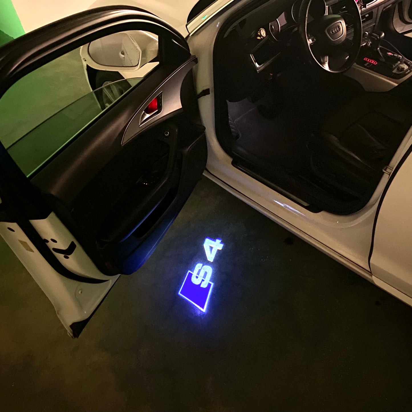AUDI S4 LOGO PROJECTOT LIGHTS Nr.129 (quantity 1 = 2 Logo Films /2 door lights)
