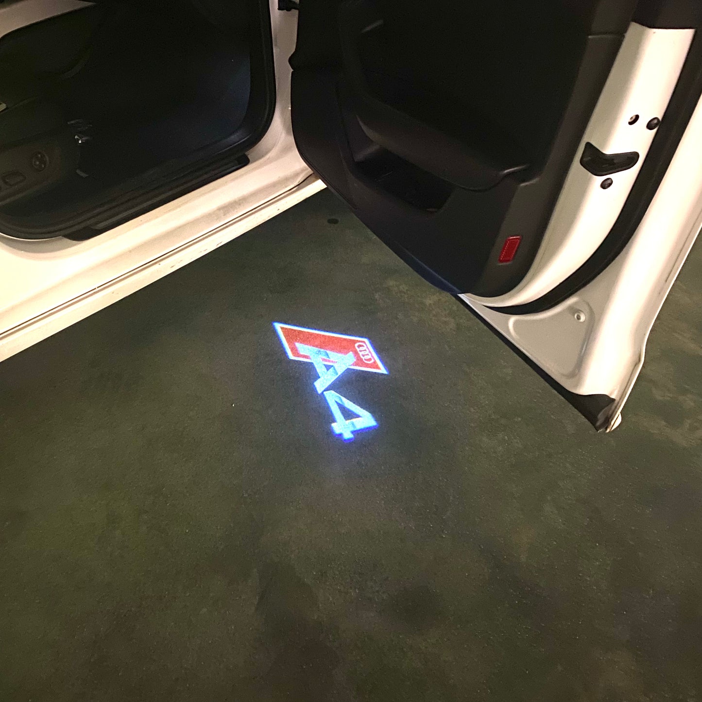 AUDI A4 LOGO PROJECTOT LIGHTS (quantity 1 = 2 Logo Films /2 door lights)Nr.12B91