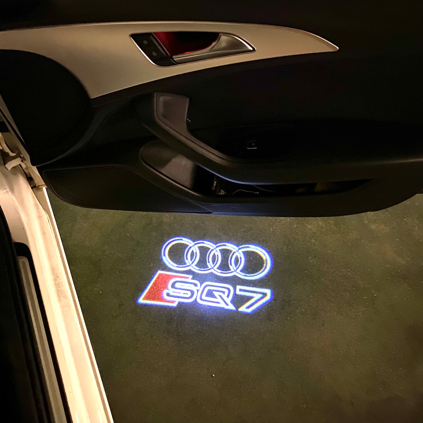 AUDI SQ7 LOGO PROJECTOT LIGHTS (quantity 1 = 2 Logo Films /2 door lights)Nr.12B63