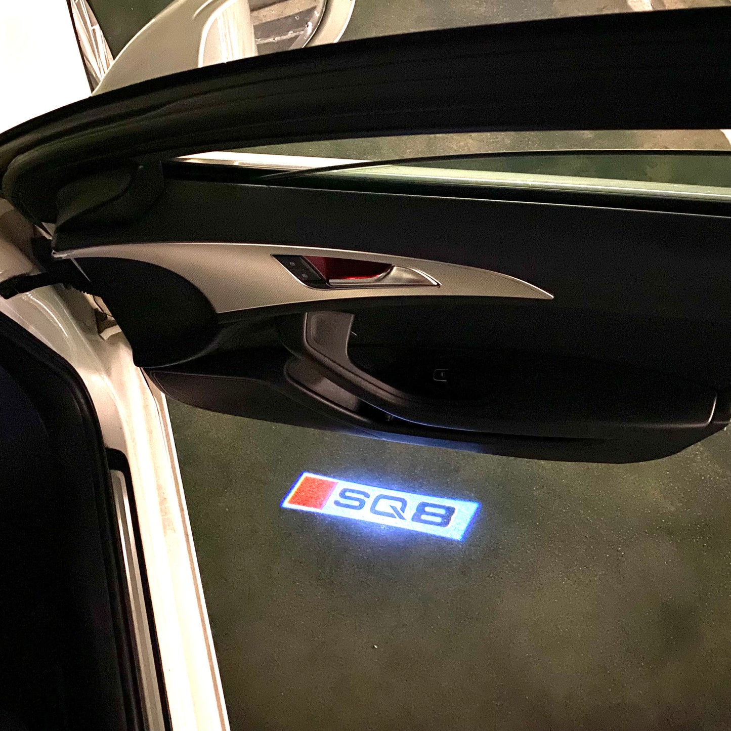 AUDI SQ8 LOGO PROJECTOT LIGHTS (quantity 1 = 2 Logo Films /2 door lights)Nr.12B77