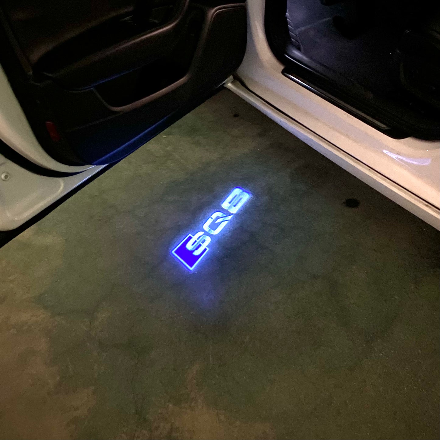 AUDI SQ8 LOGO PROJECTOT LIGHTS (quantity 1 = 2 Logo Films /2 door lights)Nr.12B75