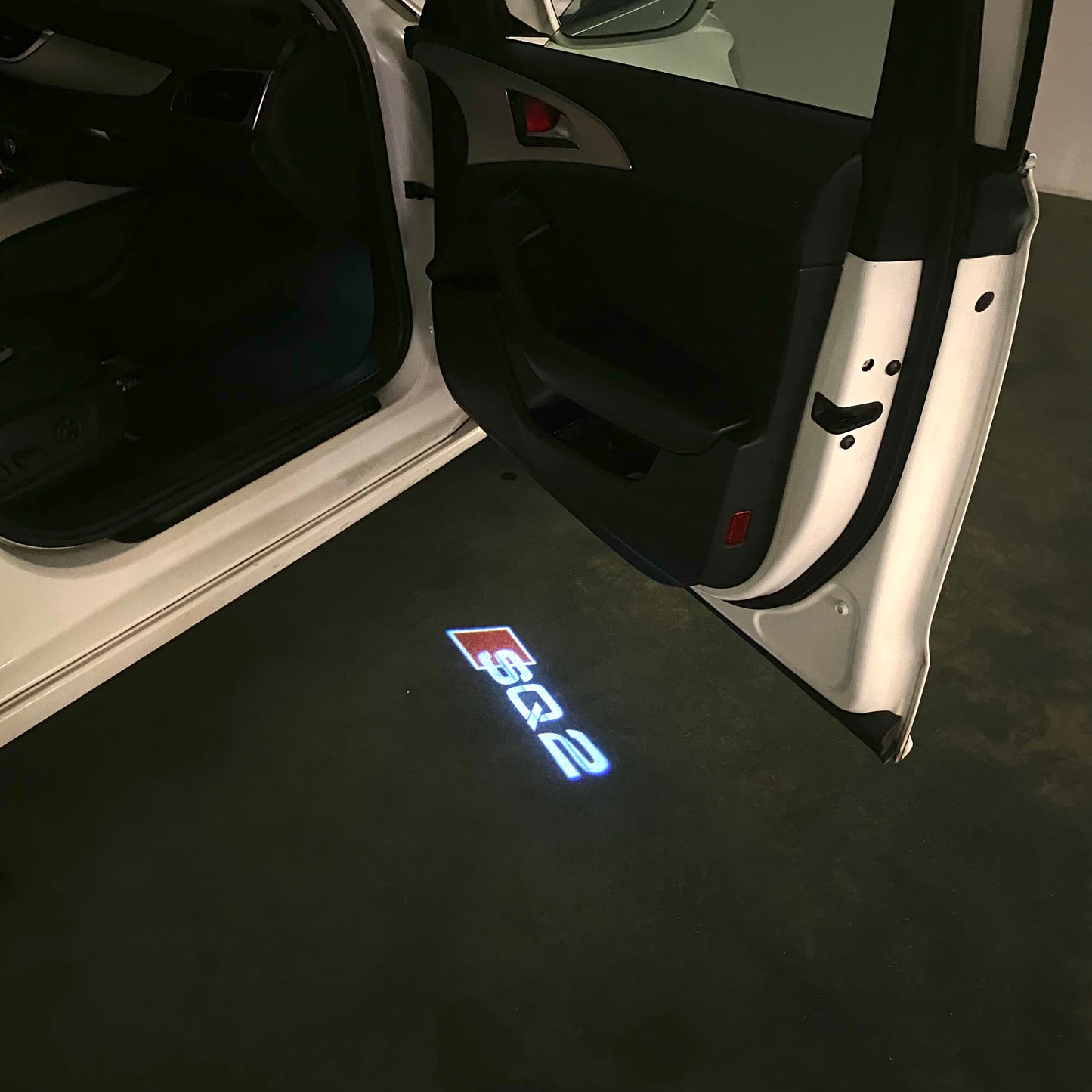 AUDI SQ2 LOGO PROJECTOT LIGHTS (quantity 1 = 2 Logo Films /2 door lights)Nr.12B67