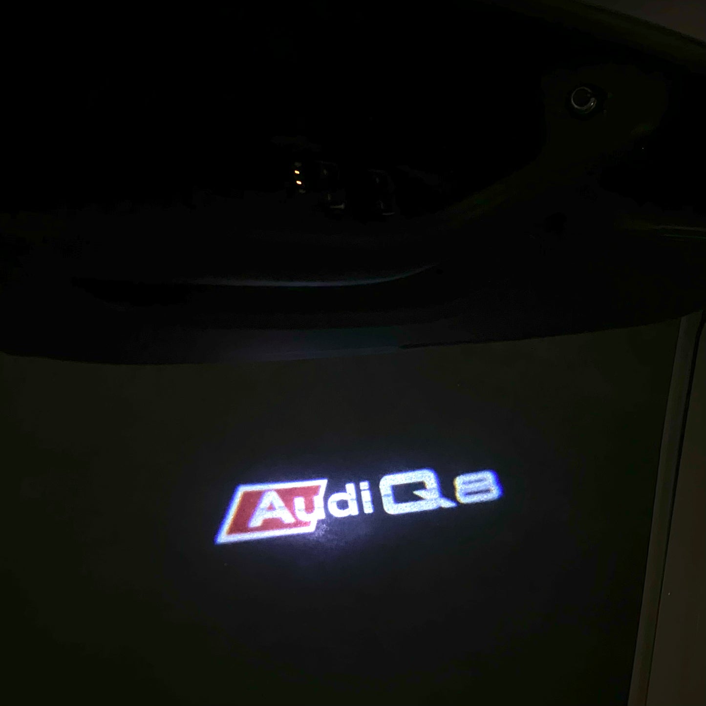 AUDI Q8 LOGO PROJECTOT LIGHTS (quantity 1 = 2 Logo Films /2 door lights)Nr.12B36