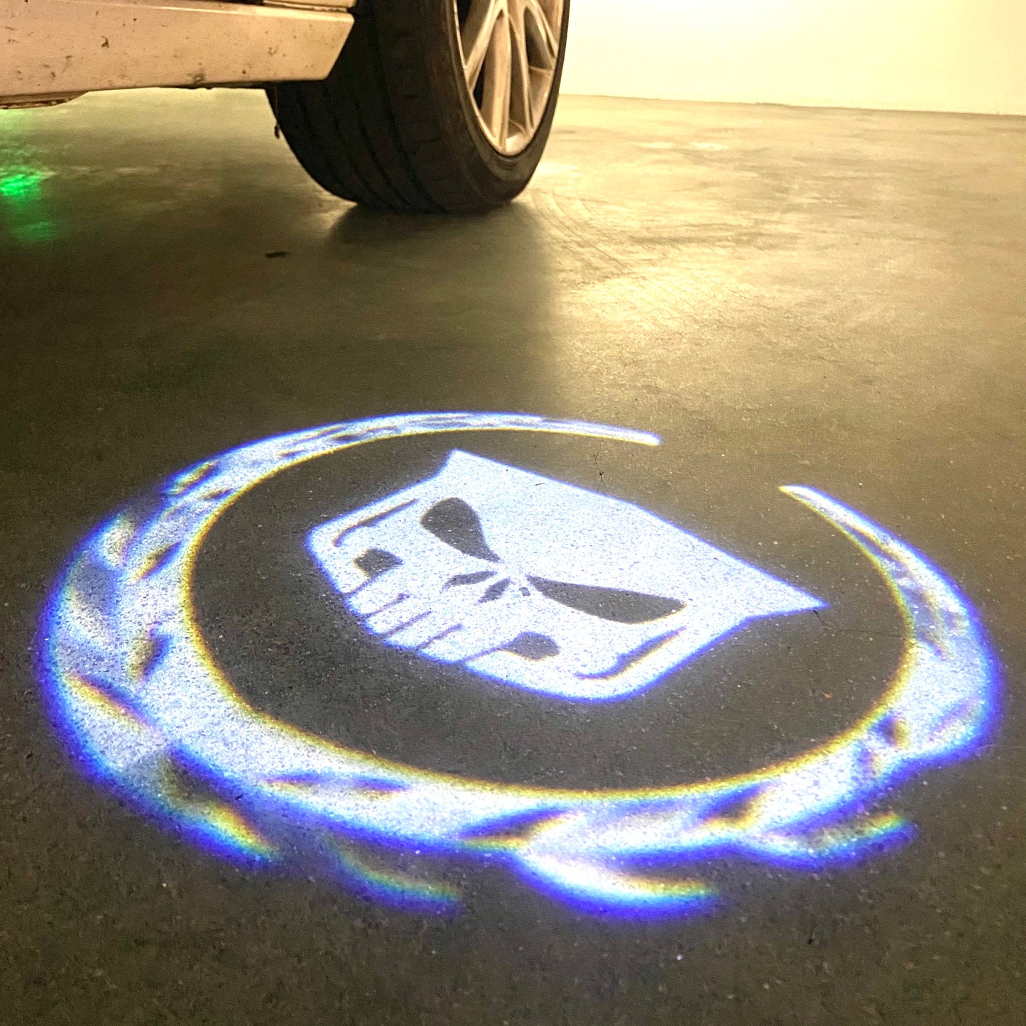CADILLAC ORIGINAL LOGO PROJECTOT LIGHTS Nr.9770 (quantity 1 = 2 Logo Films /2 door lights)