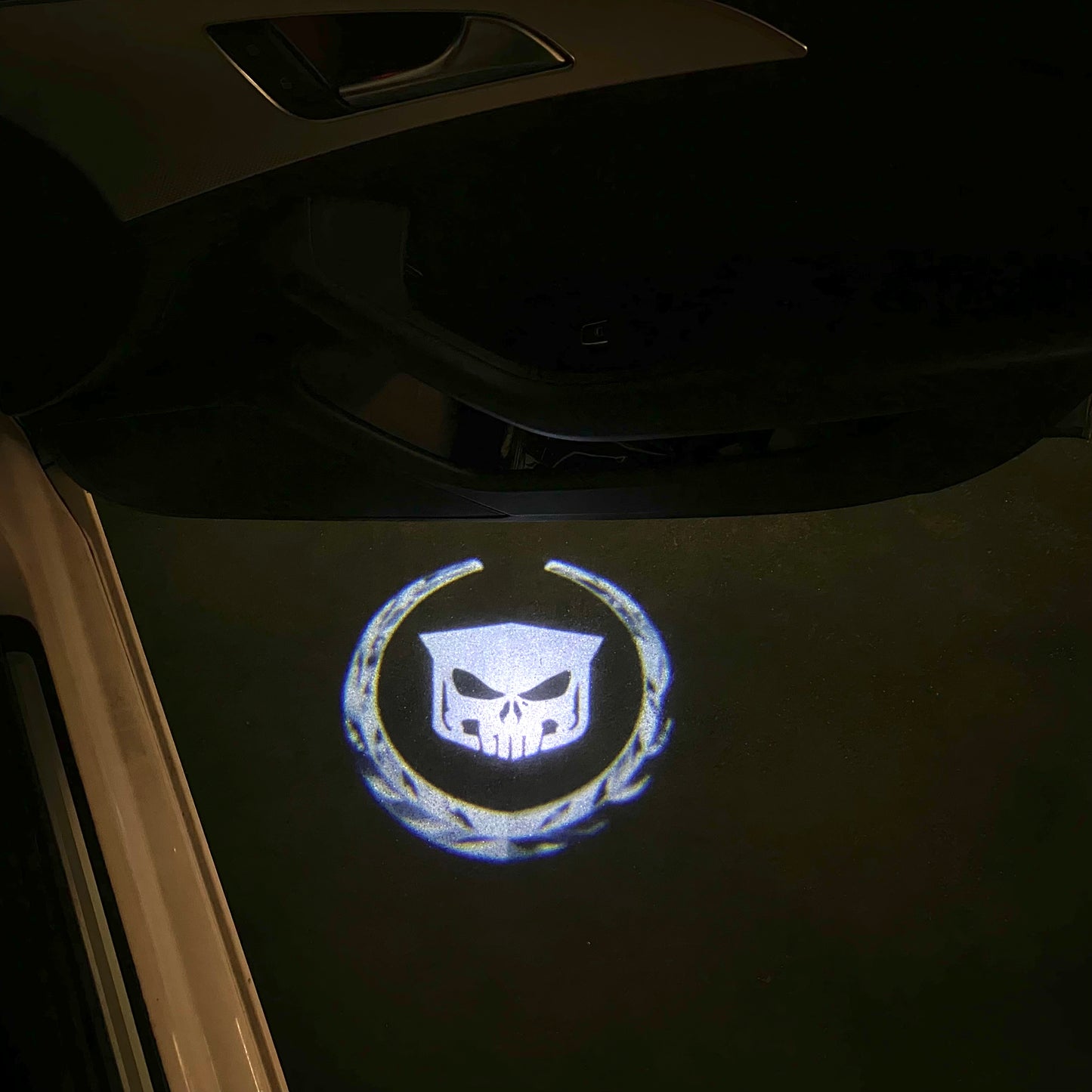CADILLAC ORIGINAL LOGO PROJECTOT LIGHTS Nr.9770 (quantity 1 = 2 Logo Films /2 door lights)