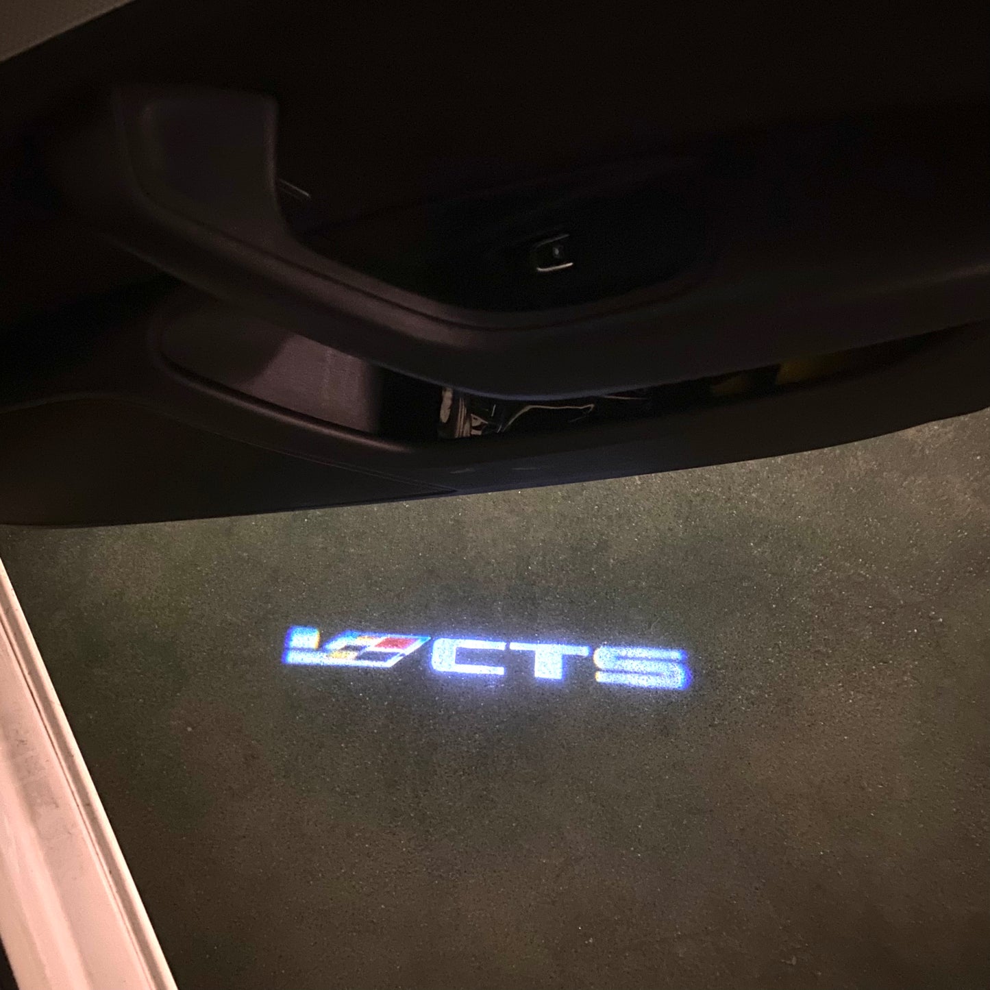 CADILLAC CTS LOGO PROJECTOT LIGHTS Nr.9805 (quantity 1 = 2 Logo Films /2 door lights)