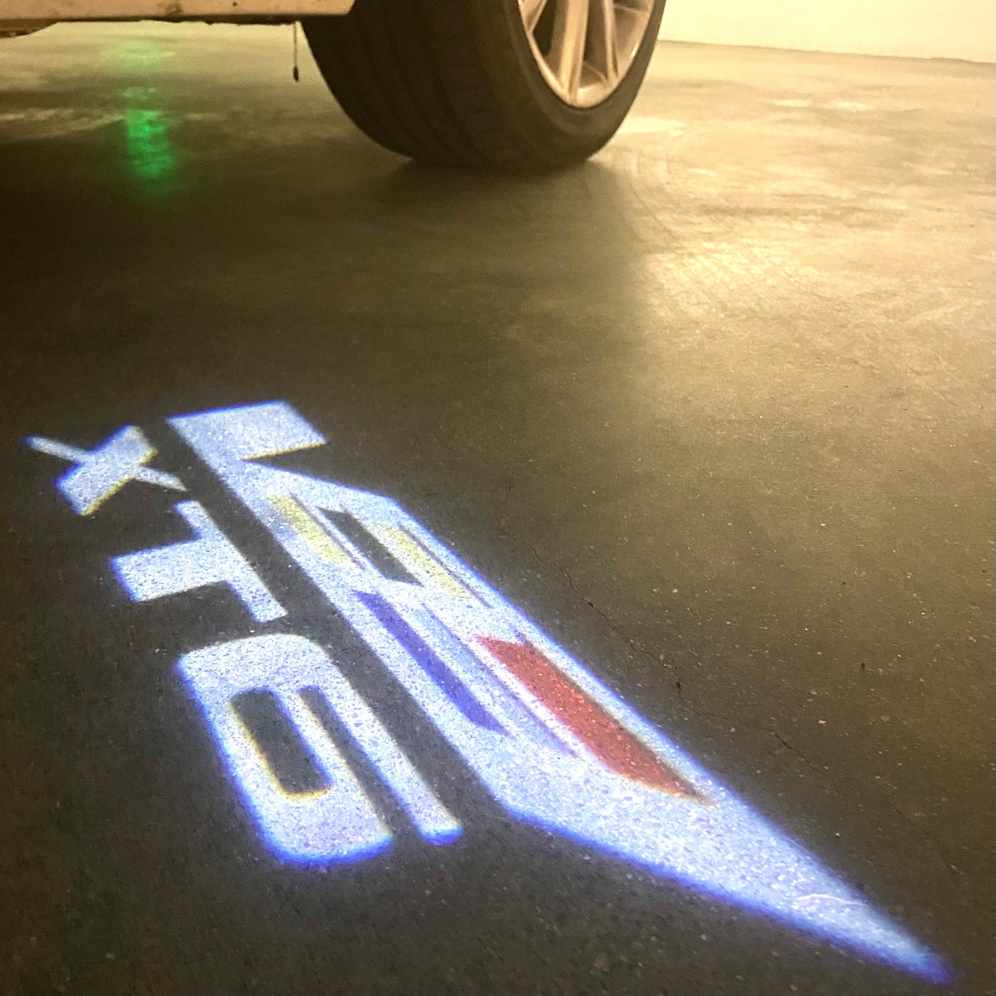 CADILLAC XT6 LOGO PROJECTOT LIGHTS Nr.9759 (quantity 1 = 2 Logo Films /2 door lights)