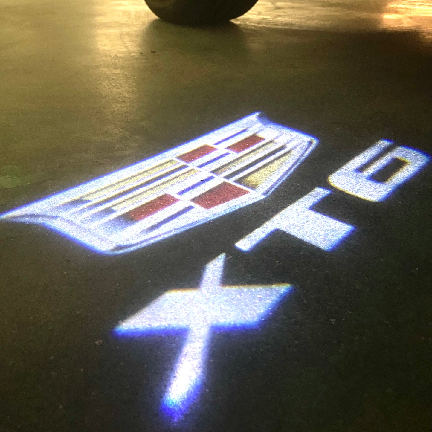 CADILLAC XT6 LOGO PROJECTOT LIGHTS Nr.9740 (quantity 1 = 2 Logo Films /2 door lights)