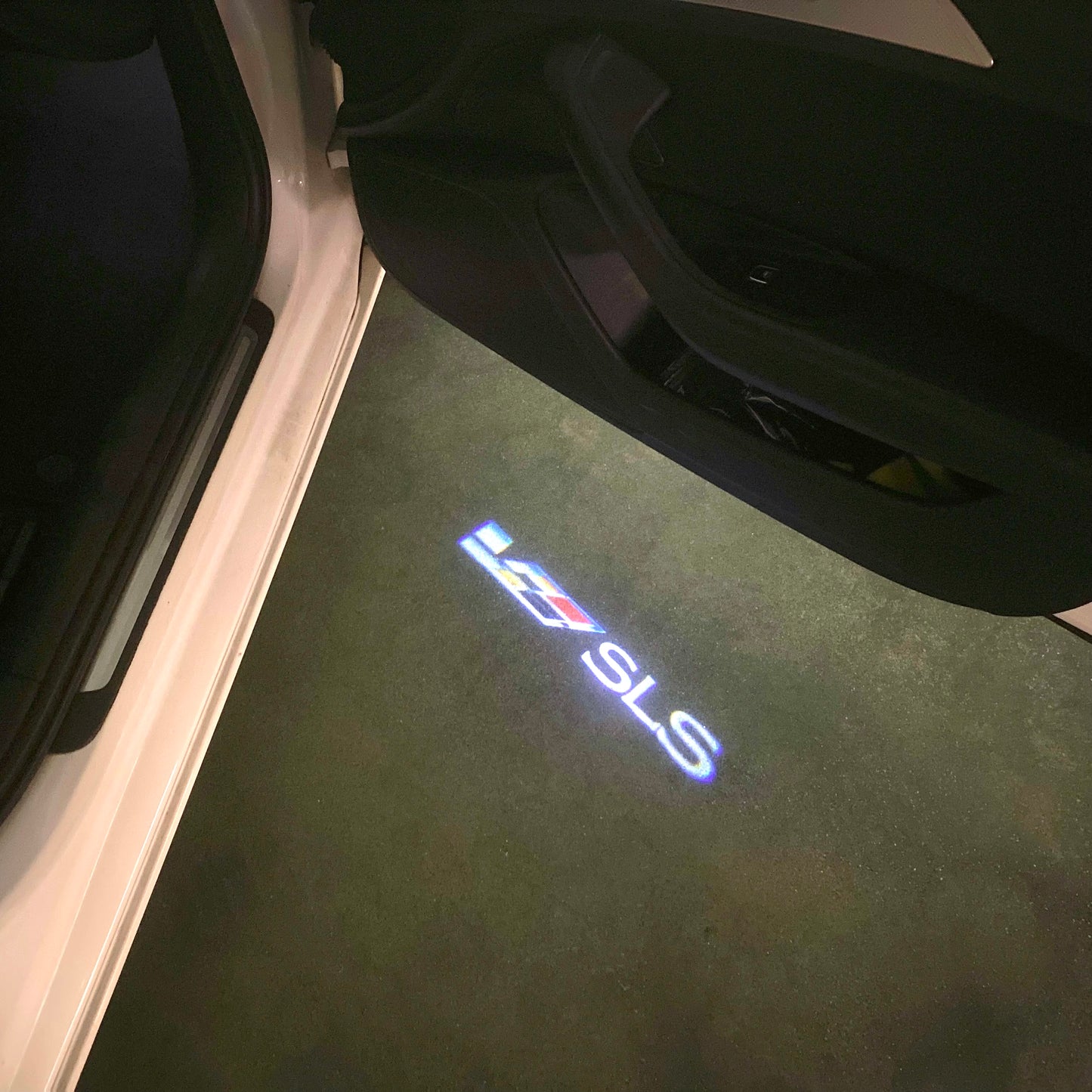 CADILLAC SLS LOGO PROJECTOT LIGHTS Nr.9801 (quantity 1 = 2 Logo Films /2 door lights)
