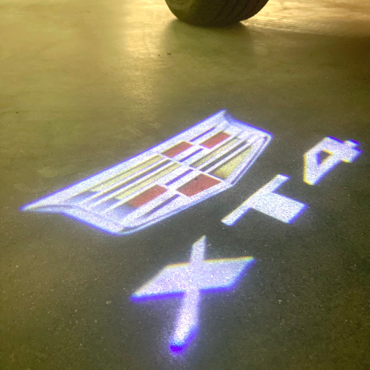 CADILLAC XT4 LOGO PROJECTOT LIGHTS Nr.9743 (quantity 1 = 2 Logo Films /2 door lights)