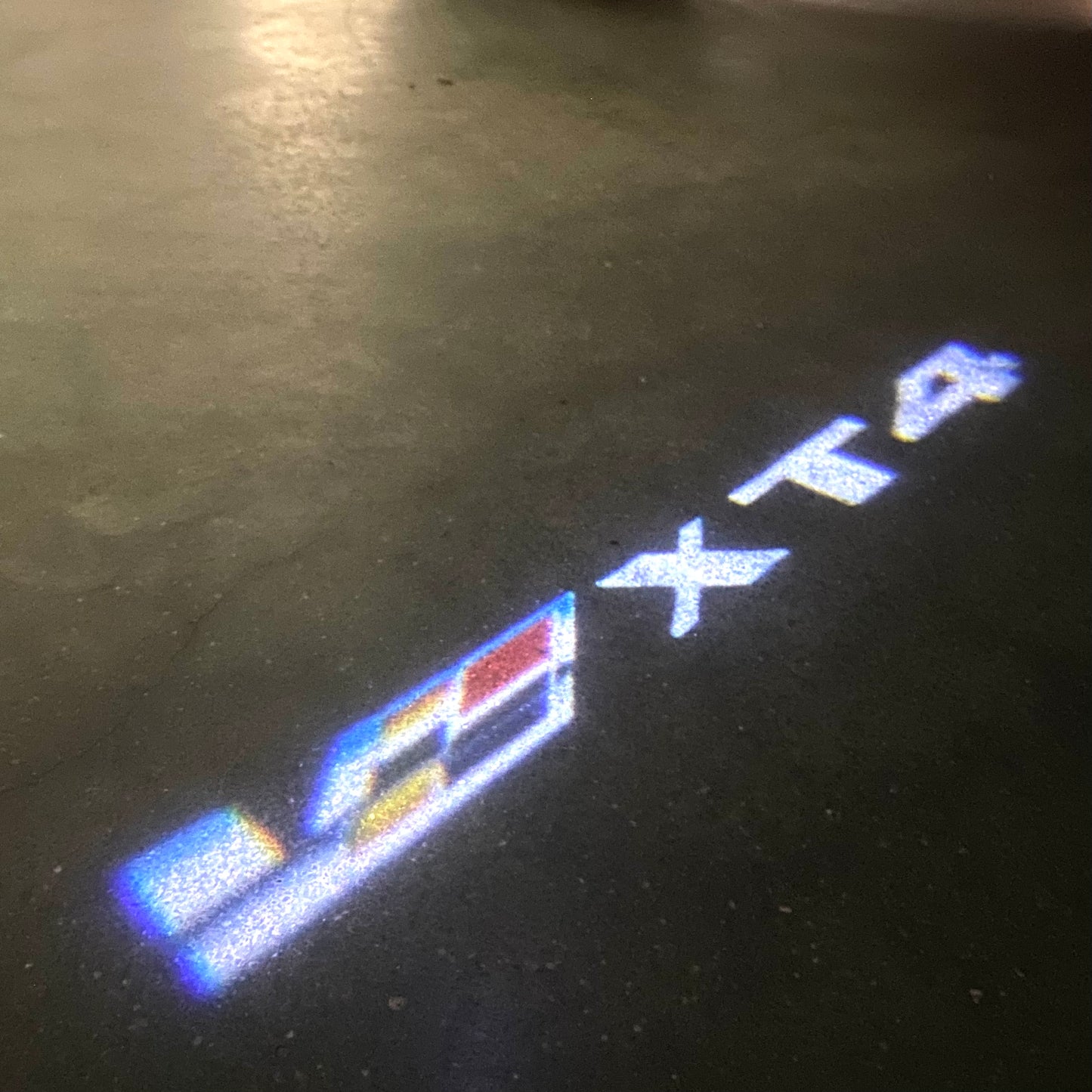 CADILLAC XT4 LOGO PROJECTOT LIGHTS Nr.9804 (quantity 1 = 2 Logo Films /2 door lights)