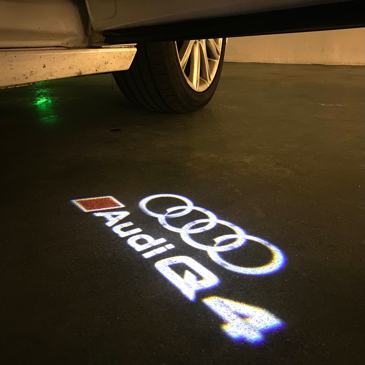 AUDI Q4 LOGO PROJECTOT LIGHTS (quantity 1 = 2 Logo Films /2 door lights)Nr.12B24