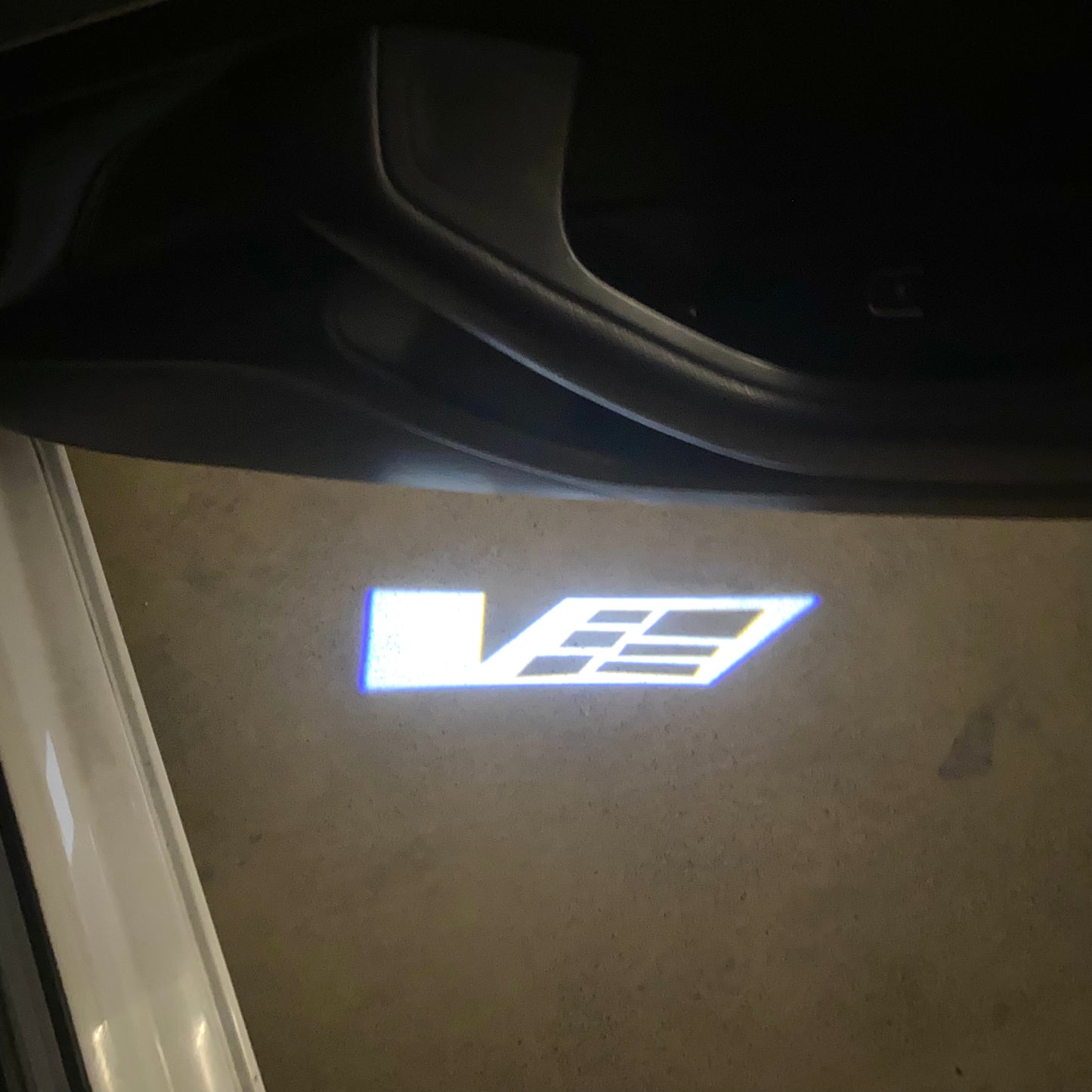 CADILLAC V SERIES LOGO PROJECTOT LIGHTS Nr.9778 (quantity 1 = 2 Logo Films /2 door lights)