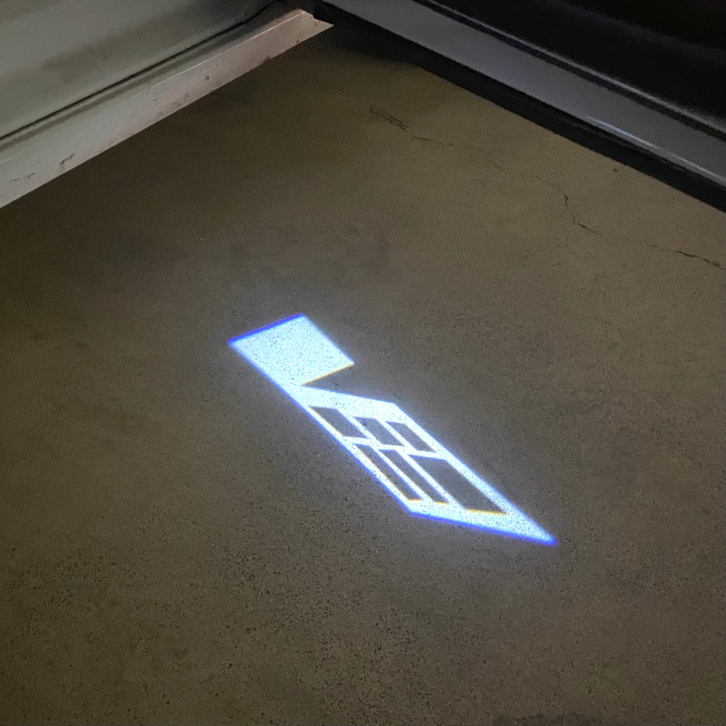 CADILLAC V SERIES LOGO PROJECTOT LIGHTS Nr.9778 (quantity 1 = 2 Logo Films /2 door lights)