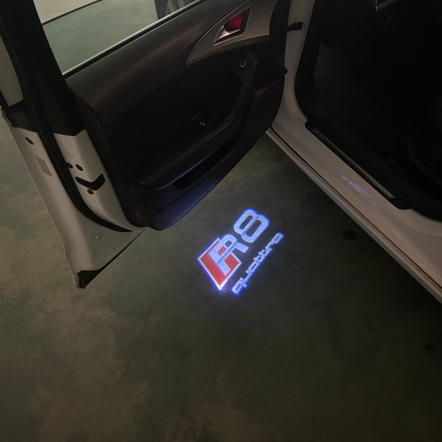 AUDI R8 LOGO PROJECTOT LIGHTS (quantity 1 = 2 Logo Films /2 door lights)Nr.12B19