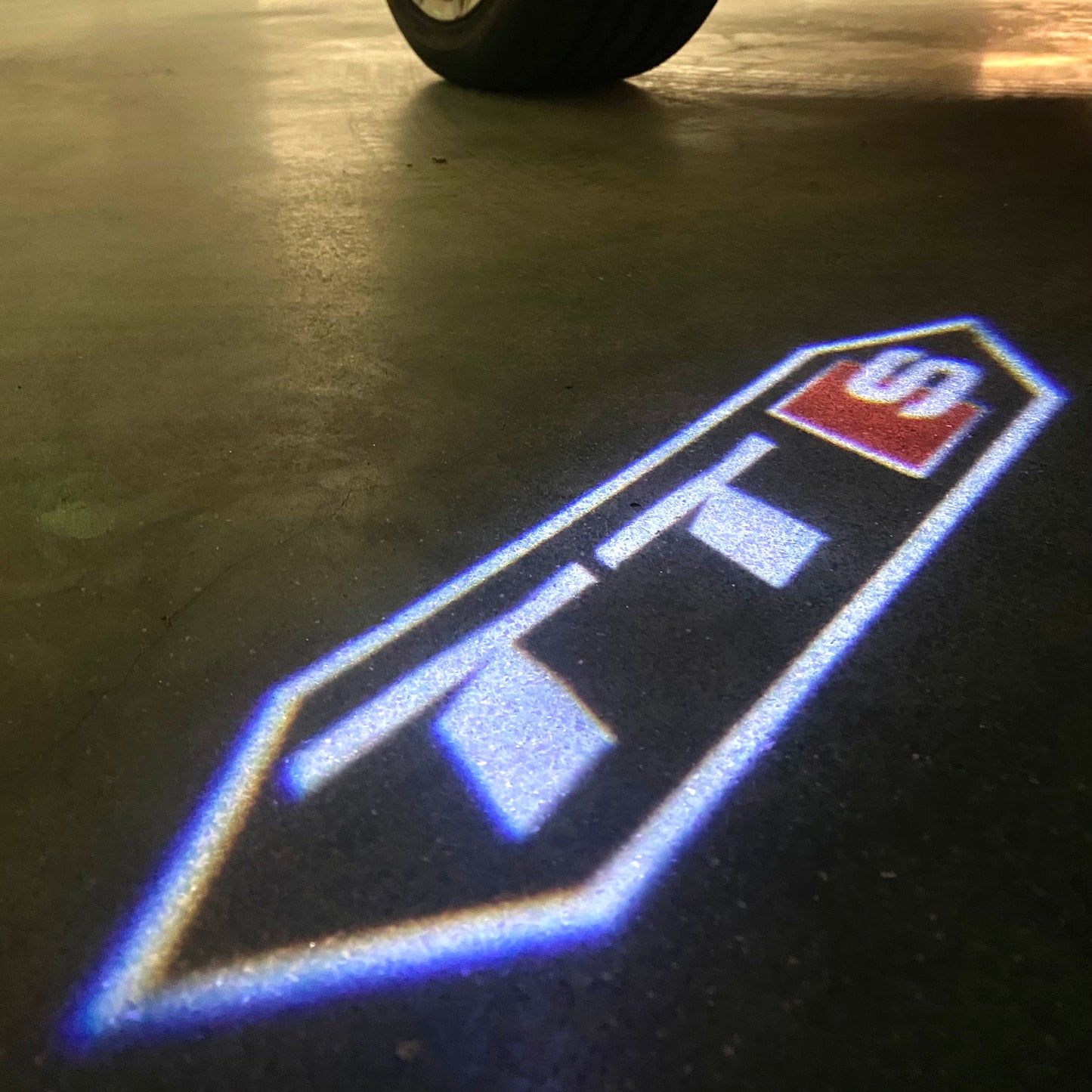 AUDI TTS LOGO PROJECTOT LIGHTS (quantity 1 = 2 Logo Films /2 door lights)Nr.12B28