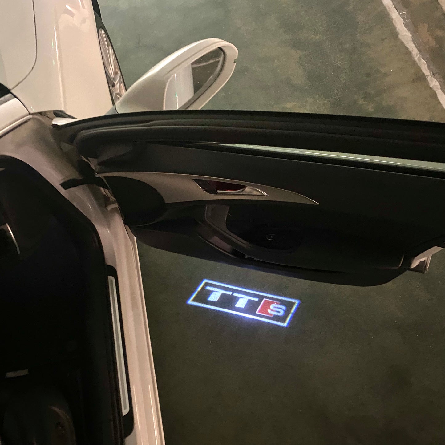 AUDI TTS LOGO PROJECTOT LIGHTS (quantity 1 = 2 Logo Films /2 door lights)Nr.12B21