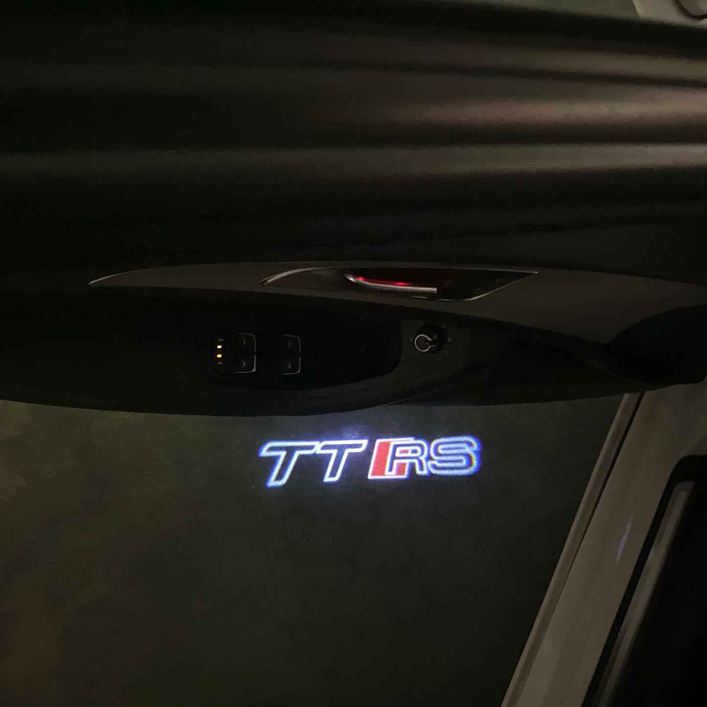 AUDI TTRS LOGO PROJECTOT LIGHTS (quantity 1 = 2 Logo Films /2 door lights)Nr.12B18