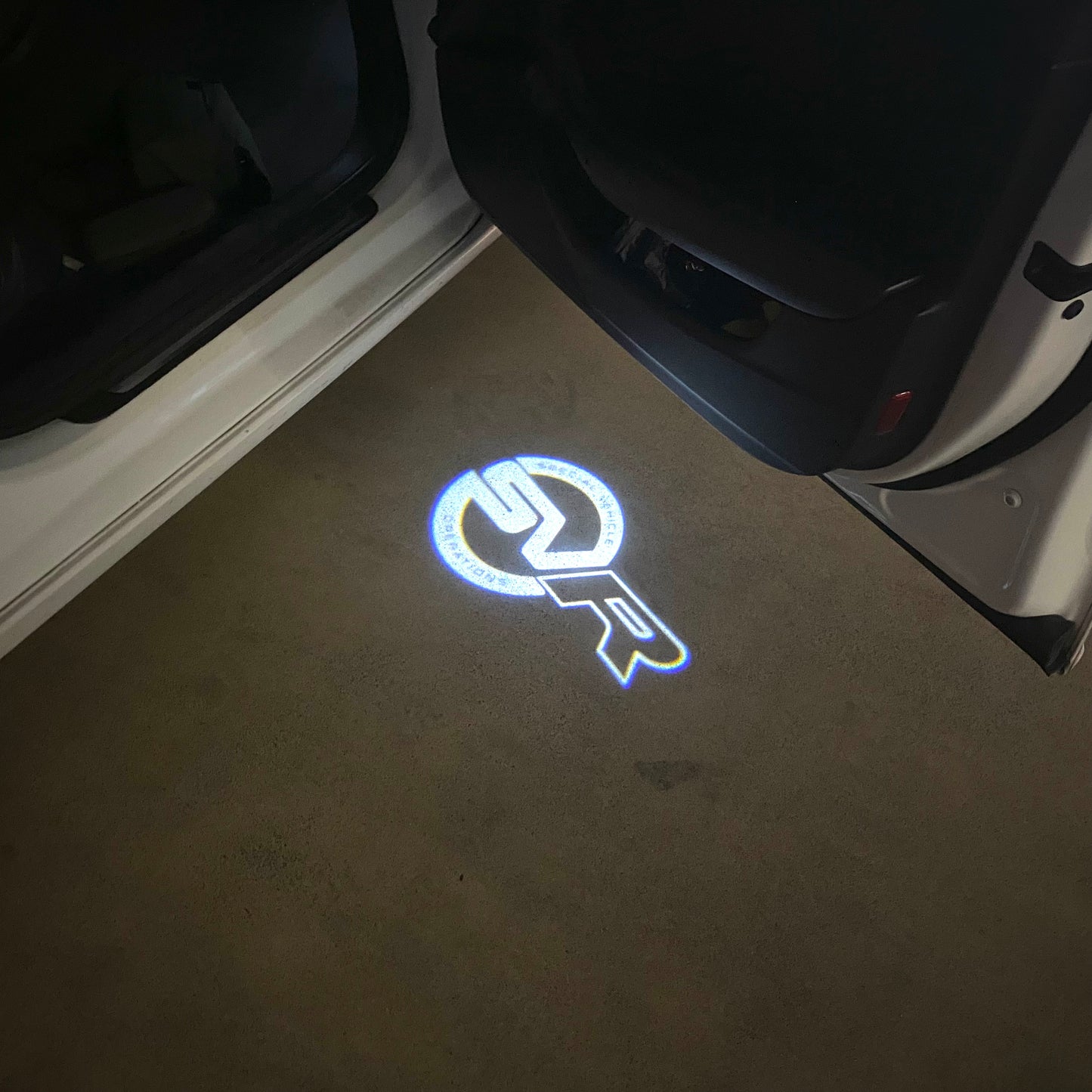 Land Rover SV R LOGO PROJECROTR LIGHTS Nr.1150 (quantity 1 = 1 sets/2 door lights)