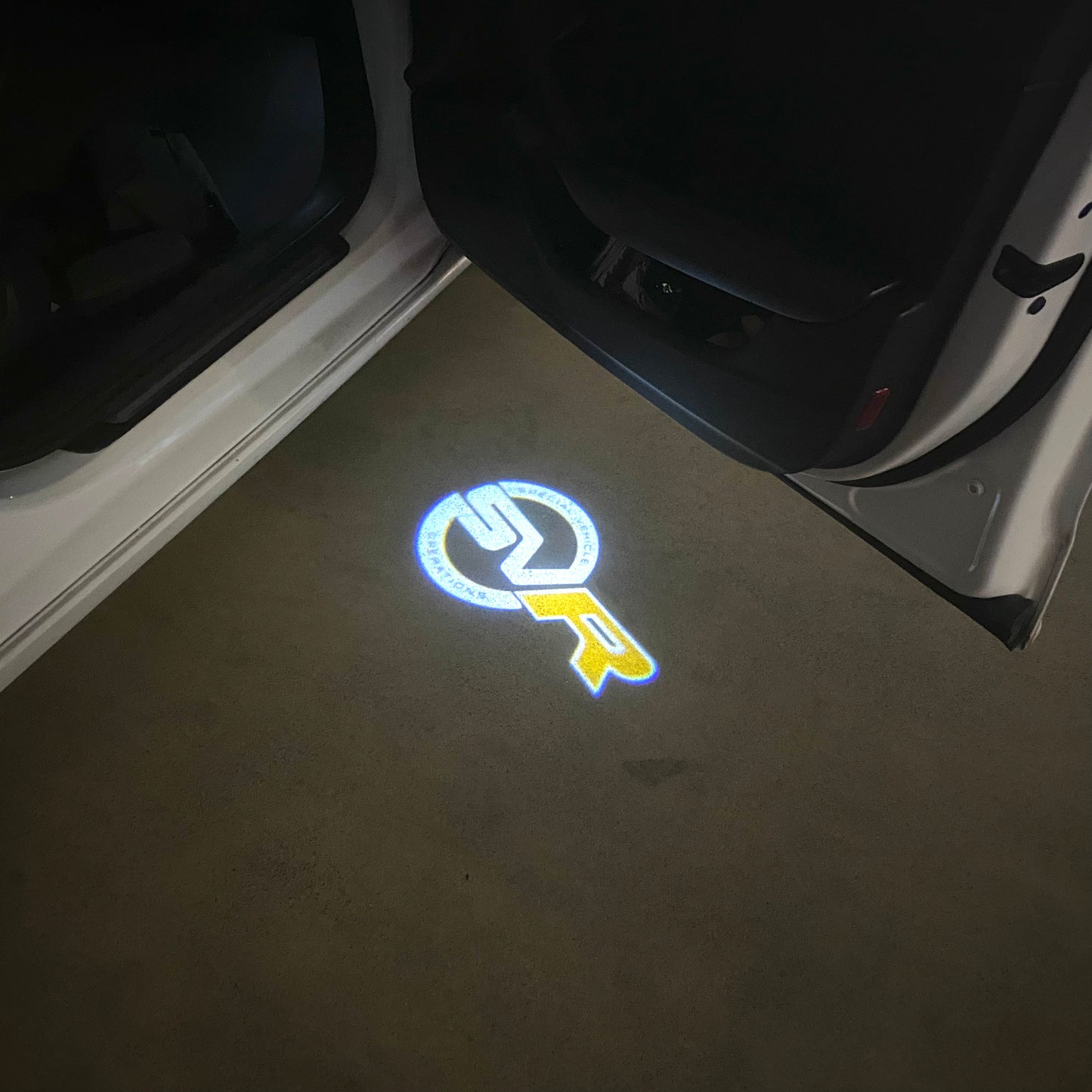 Land Rover SV R LOGO PROJECROTR LIGHTS Nr.1108 (quantity 1 = 1 sets/2 door lights)