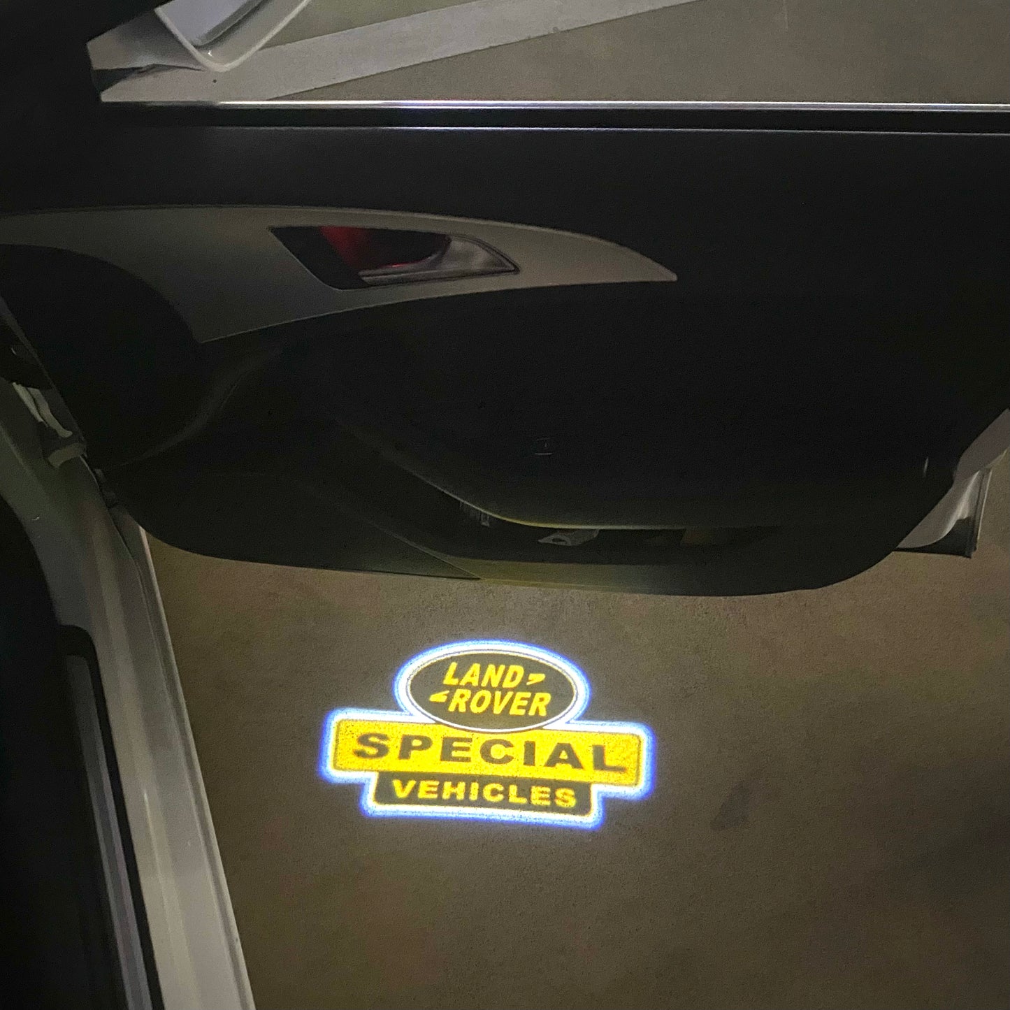 Land Rover SV LOGO PROJECROTR LIGHTS Nr.1152 (quantity 1 = 1 sets/2 door lights)