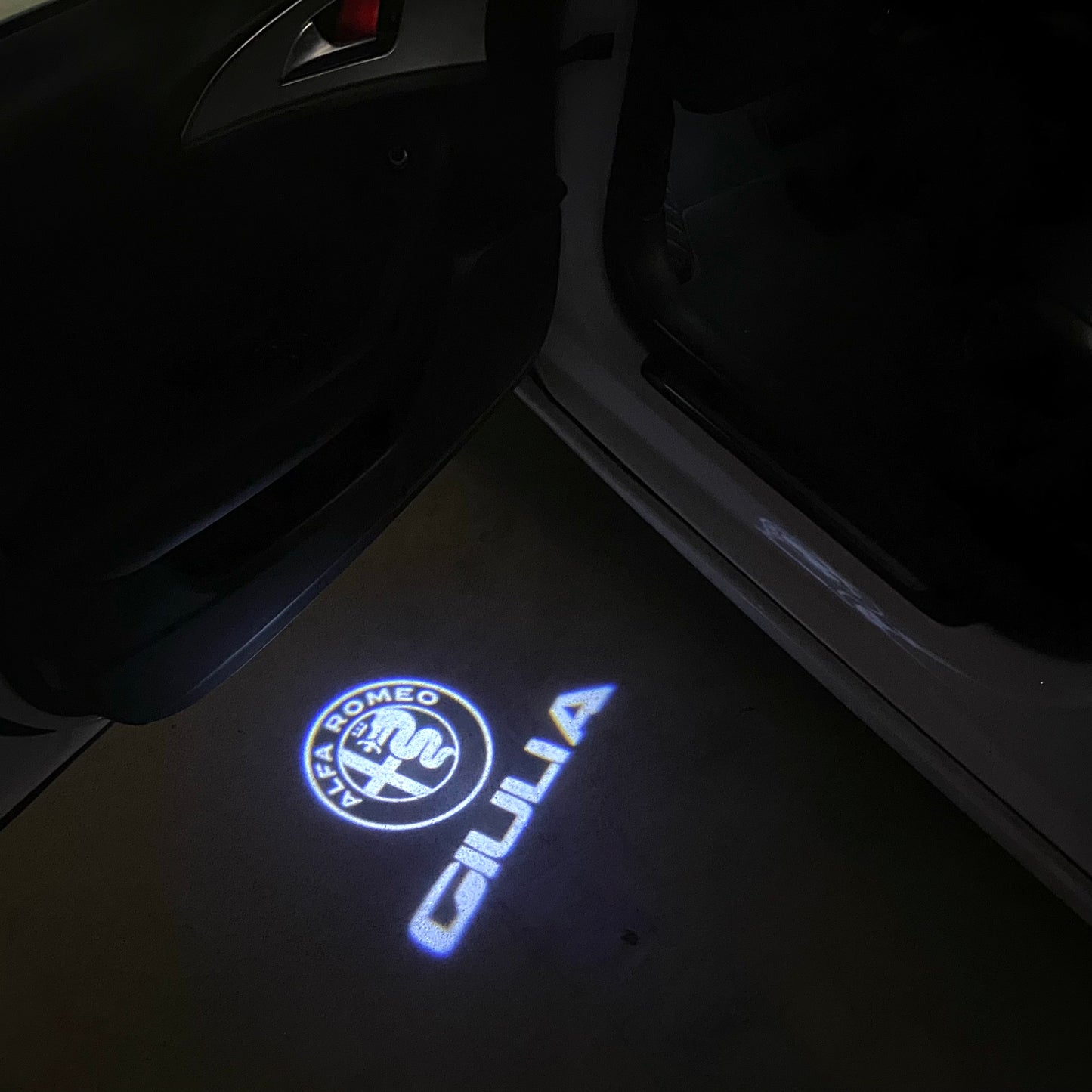 Alfa Romeo GIULIA LOGO PROJECTOT LIGHTS Nr.48 (quantity 1 = 2 Logo Film / 2 door lights)