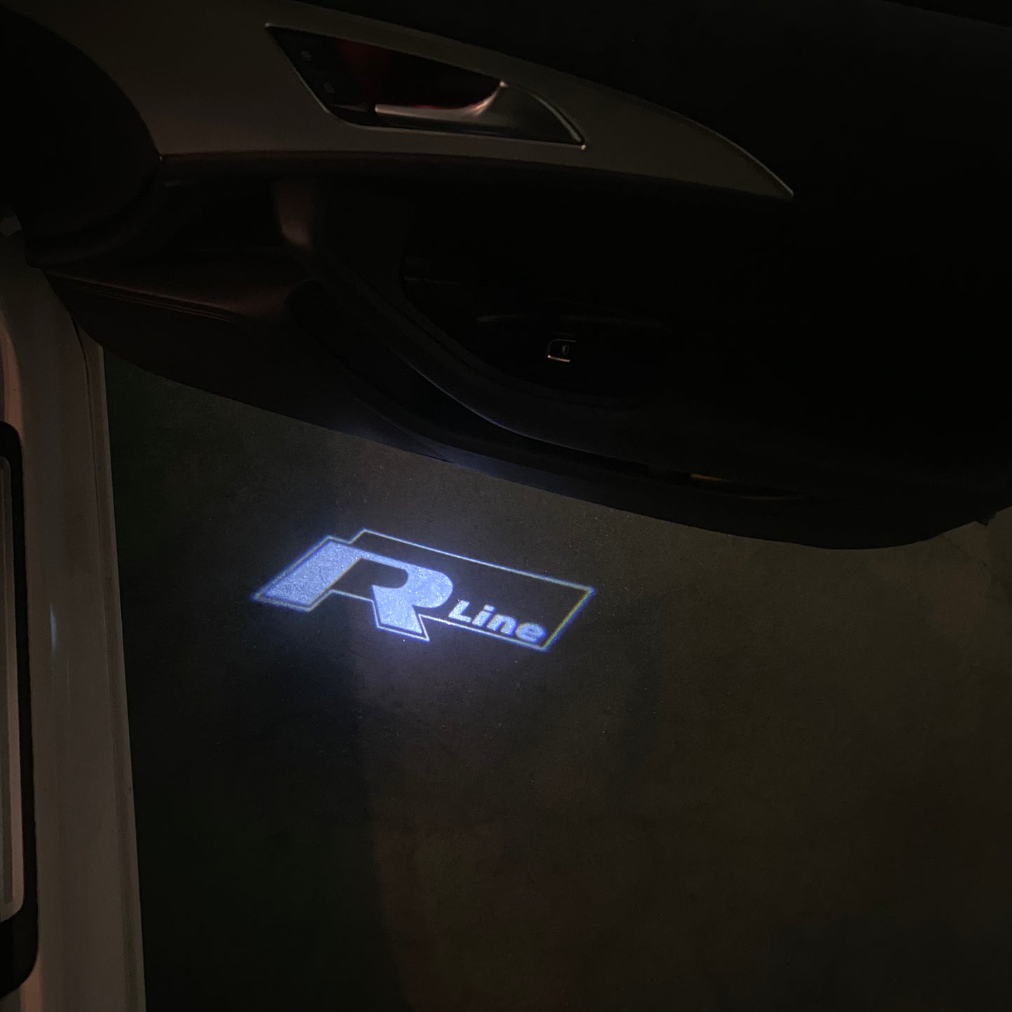 Volkswagen Door lights R LINE Logo Nr. 33 ( quantity 1 = 2 Logo Film / 2 door lights)