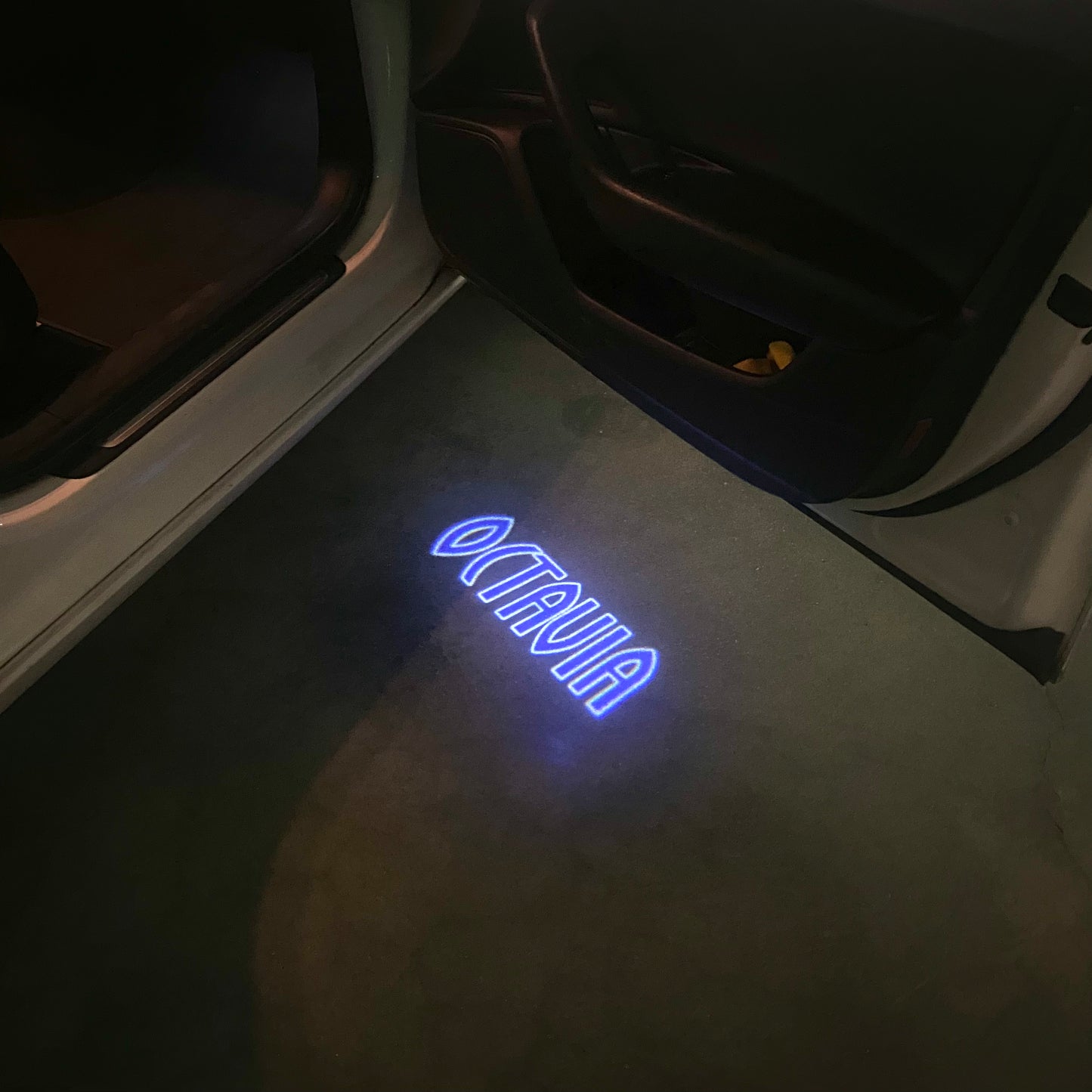 SKODA OCTAVIA LOGO PROJECTOT LIGHTS Nr.102 (quantity 1 = 2 Logo Film / 2 door lights)