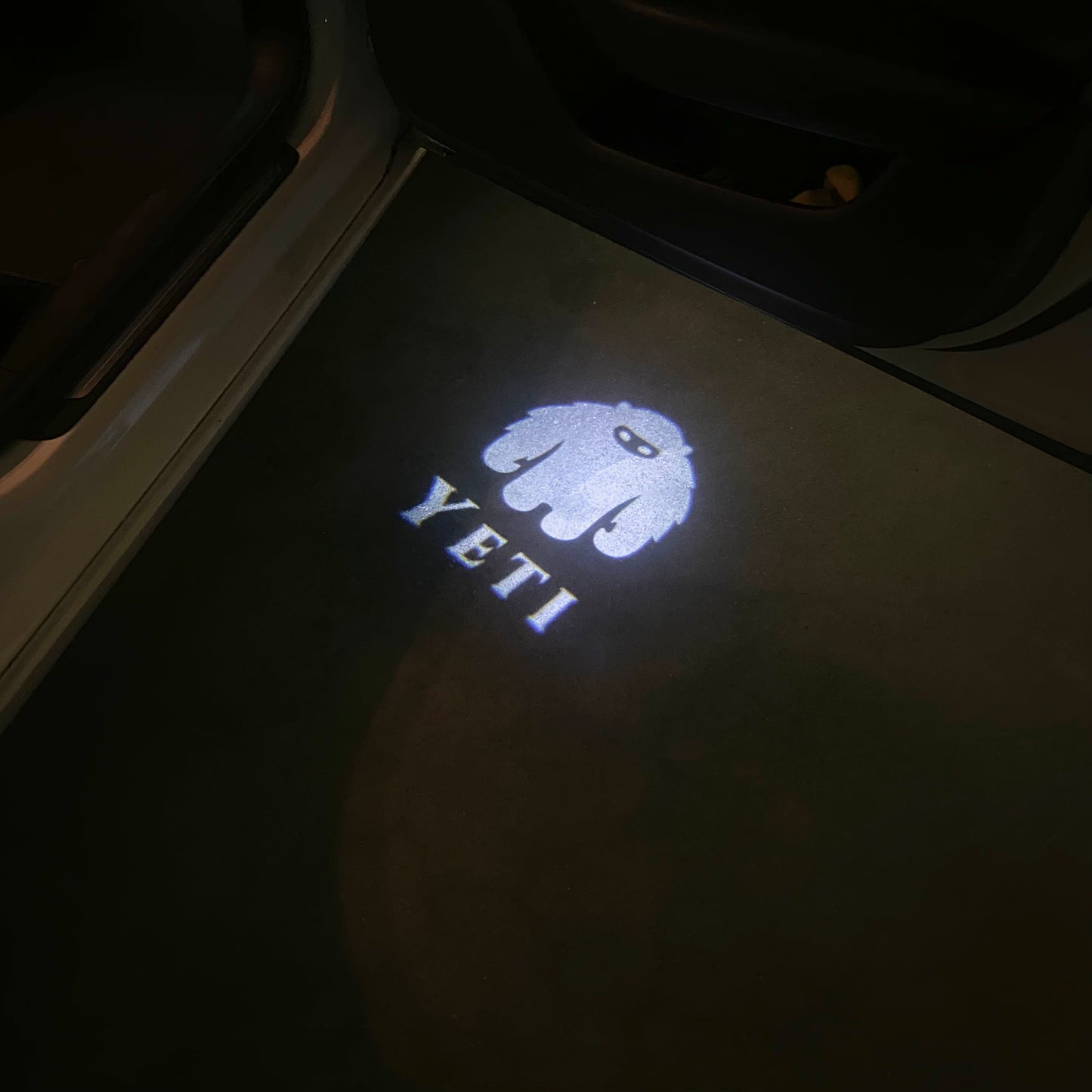 SKODA YETI LOGO PROJECTOT LIGHTS Nr.71f (quantity 1 = 2 Logo Film / 2 door lights)