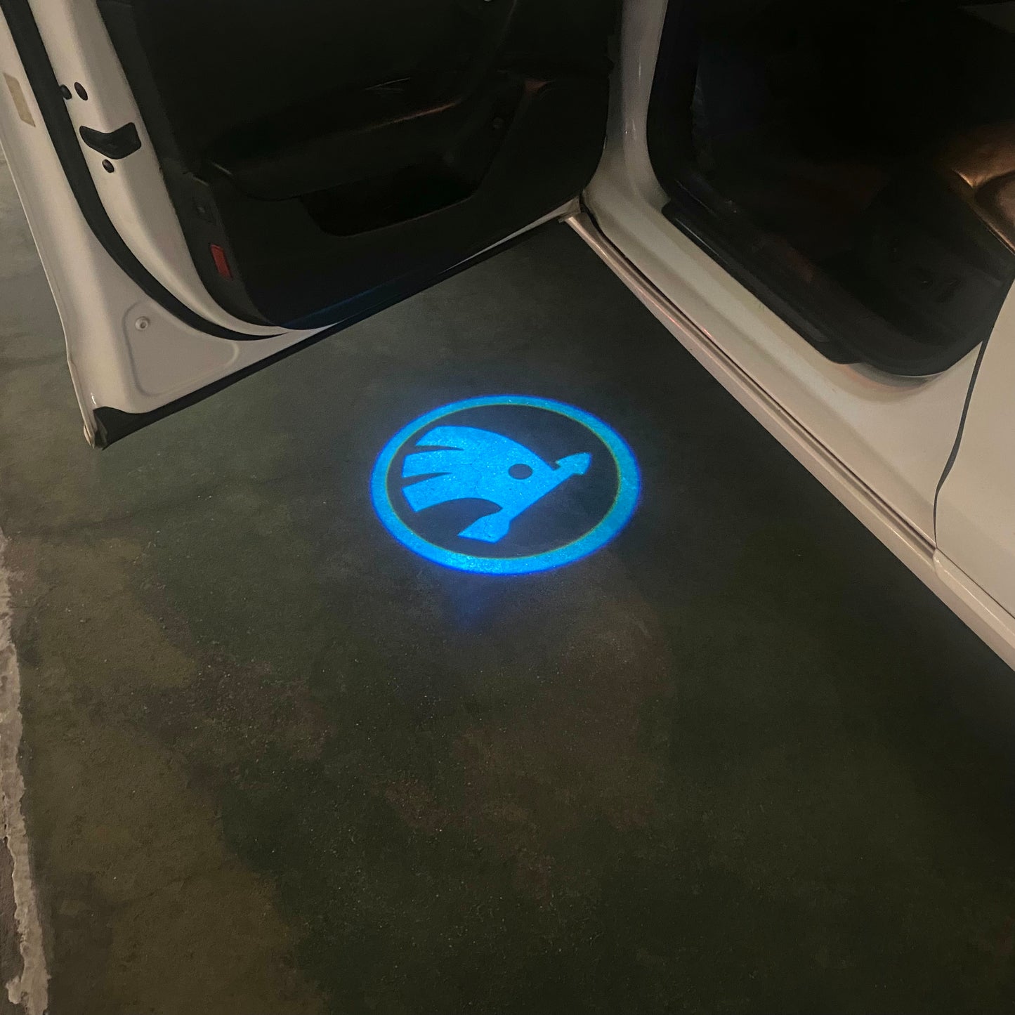 SKODA ORIGINAL LOGO PROJECTOT LIGHTS Nr.87(quantity 1 = 2 Logo Film / 2 door lights)