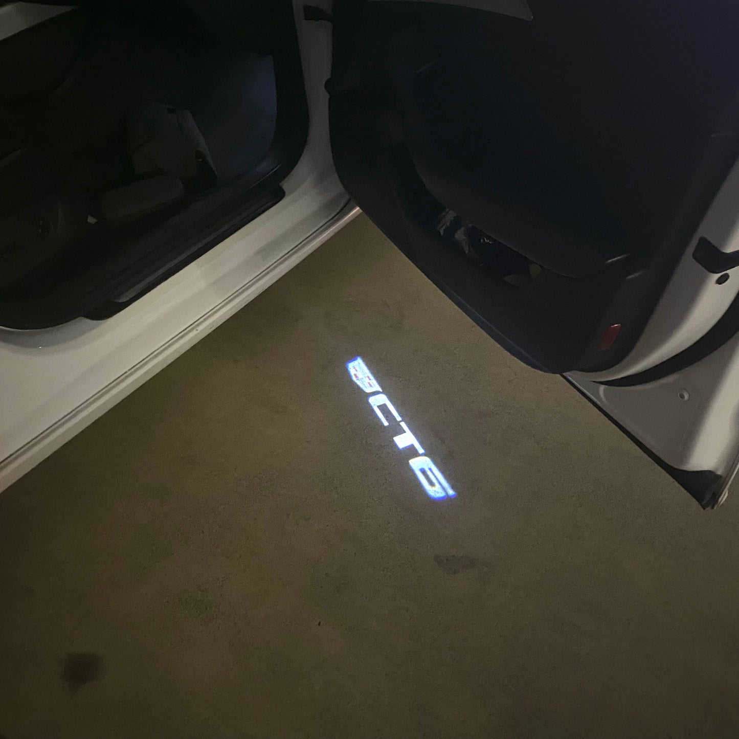 CADILLAC CT6 LOGO PROJECTOT LIGHTS Nr.9729 (quantity 1 = 2 Logo Films /2 door lights)