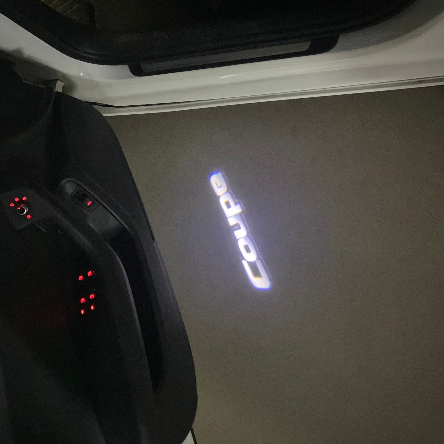 JAGUAR COUPE LOGO PROJECROTR LIGHTS Nr.83 (quantity 1 = 1 sets/2 door lights)