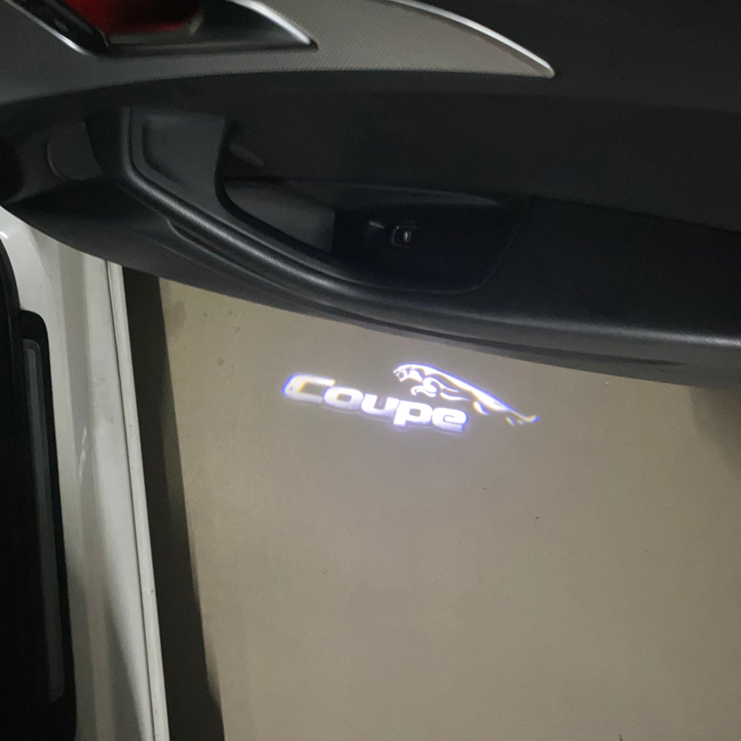 JAGUAR COUPE LOGO PROJECROTR LIGHTS Nr.84 (quantity 1 = 1 sets/2 door lights)