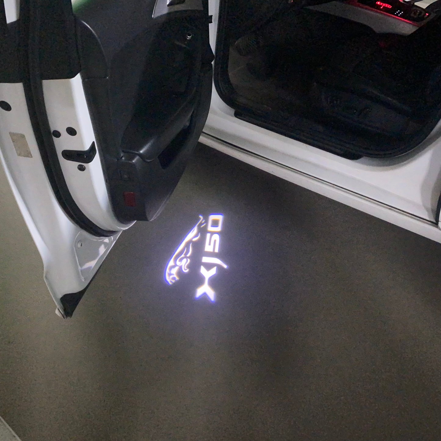 JAGUAR XJ 50 LOGO PROJECROTR LIGHTS Nr.90 (quantity 1 = 1 sets/2 door lights)