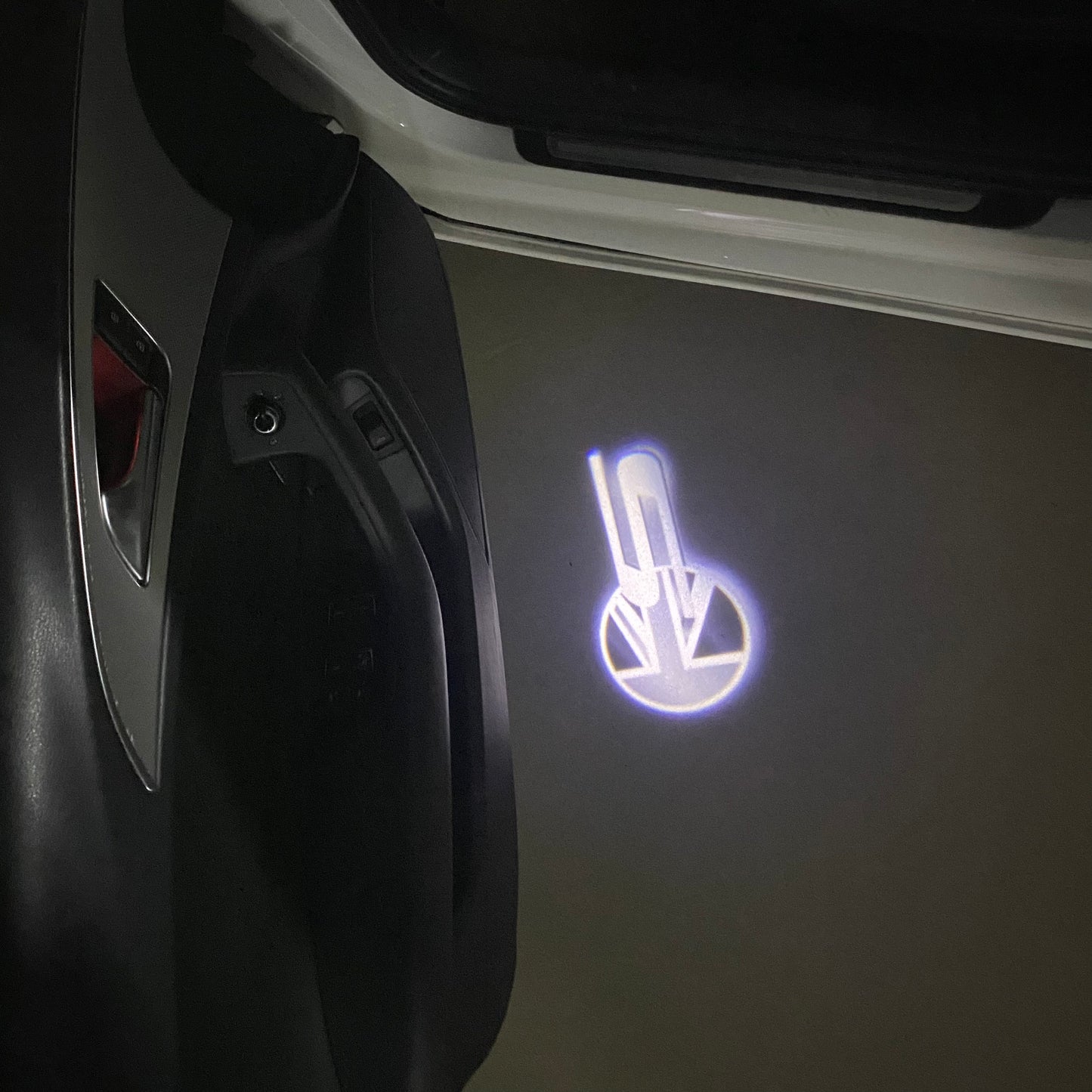 JAGUAR S LOGO PROJECROTR LIGHTS Nr.46 (quantity 1 = 1 sets/2 door lights)