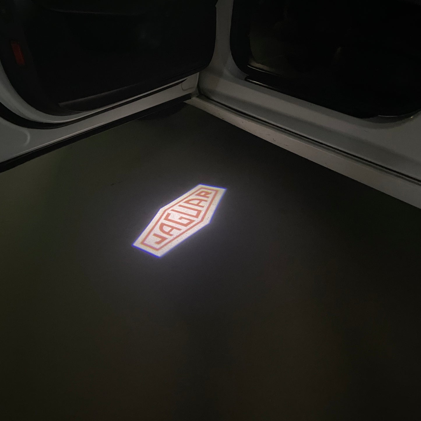 JAGUAR Red Color LOGO PROJECROTR LIGHTS Nr.18 (quantity 1 = 1 sets/2 door lights)