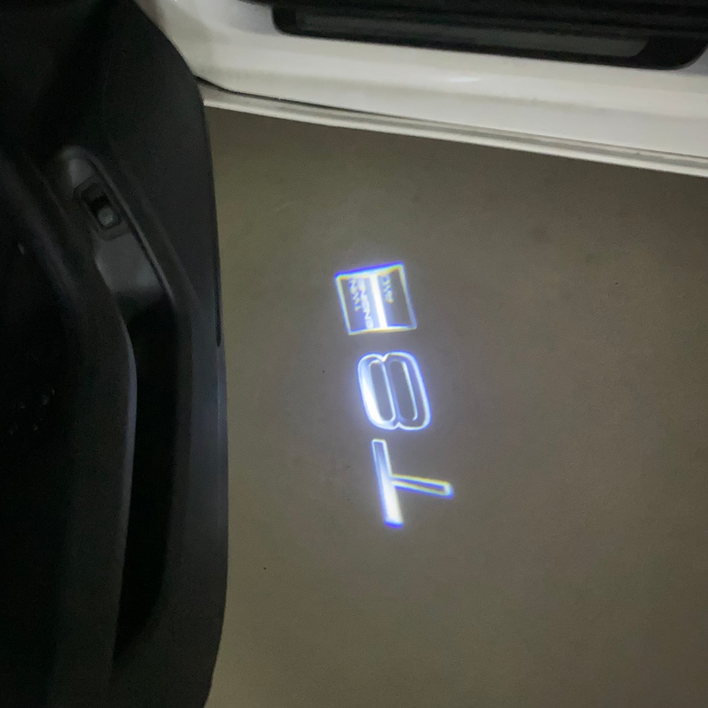 Volvo T8 LOGO PROJECROTR LIGHTS Nr.82 (quantity 1 = 2 Logo Film / 2 door lights)