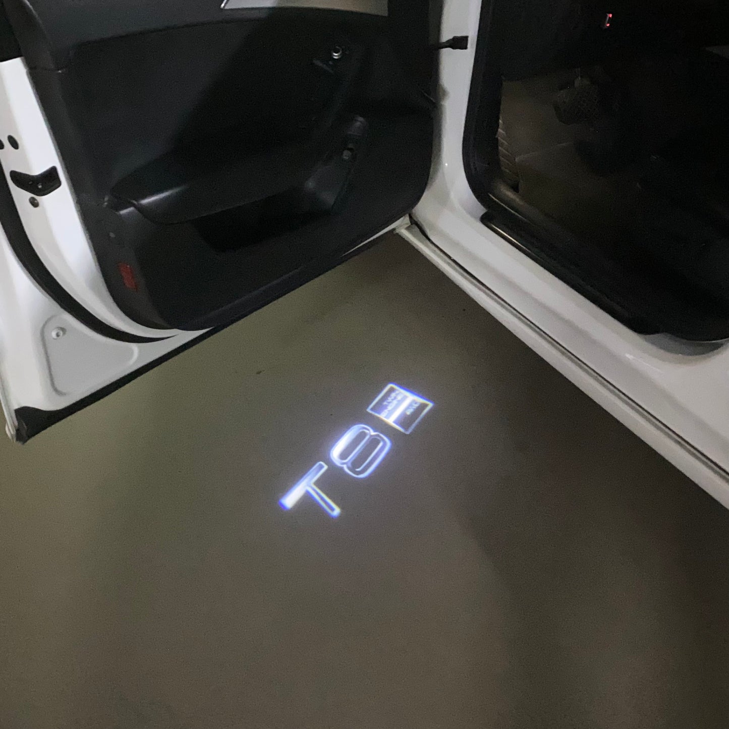 Volvo T8 LOGO PROJECROTR LIGHTS Nr.82 (quantity 1 = 2 Logo Film / 2 door lights)