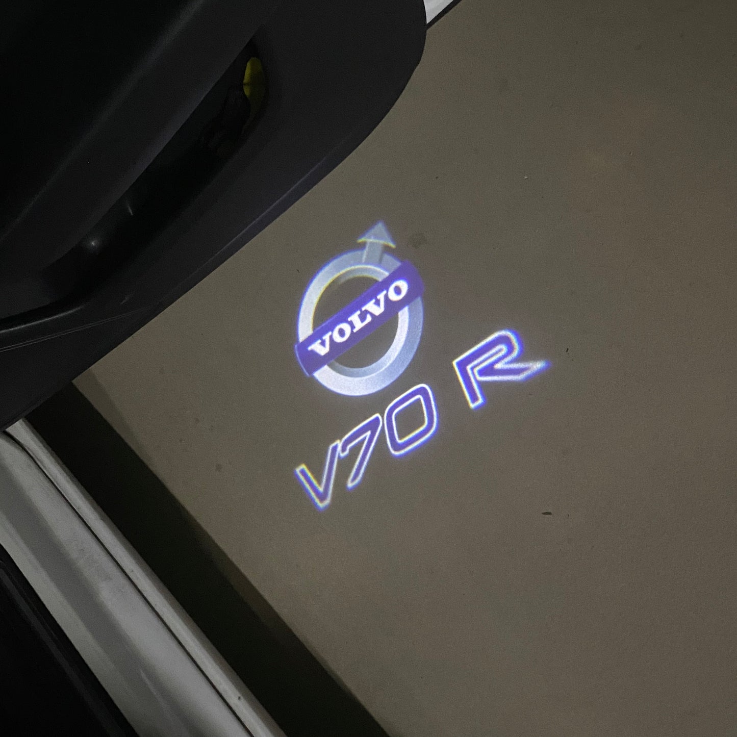 Volvo V 70 R LOGO PROJECROTR LIGHTS Nr.21 (quantity 1 = 2 Logo Film / 2 door lights)