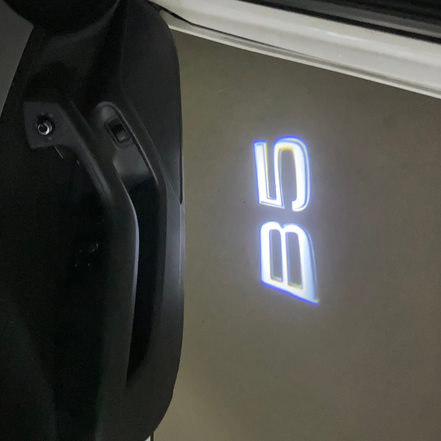 Volvo B5 LOGO PROJECROTR LIGHTS Nr.81 (quantity 1 = 2 Logo Film / 2 door lights)