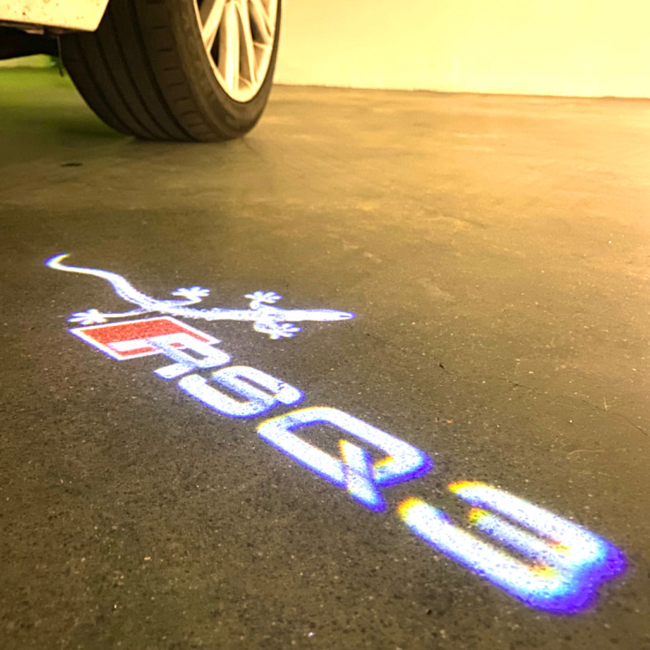 AUDI RSQ3 LOGO PROJECTOT LIGHTS (quantity 1 = 2 Logo Films /2 door lights)Nr.12B57