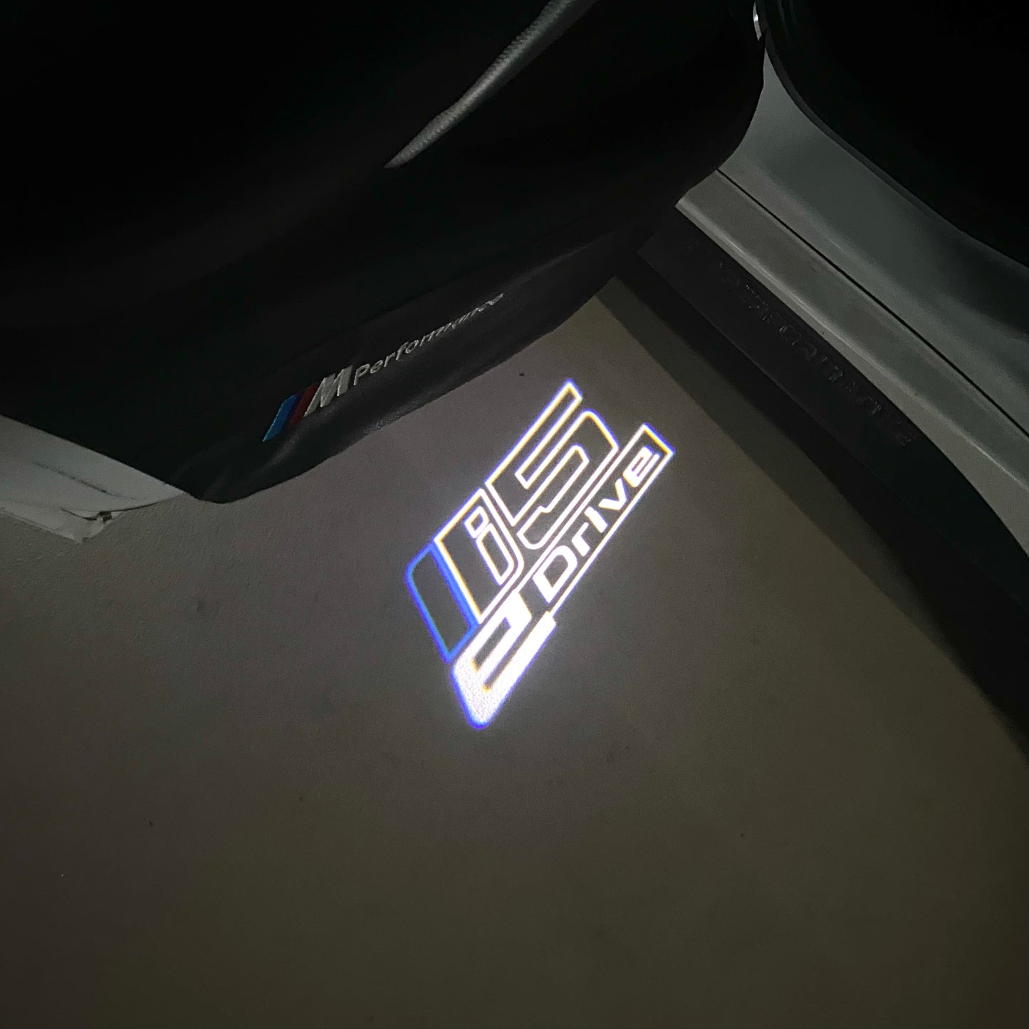 BMW 5 SERIES i5 LOGO PROJECTOT LIGHTS (quantity 1 = 1 sets/2 door lights) Nr.6024q94