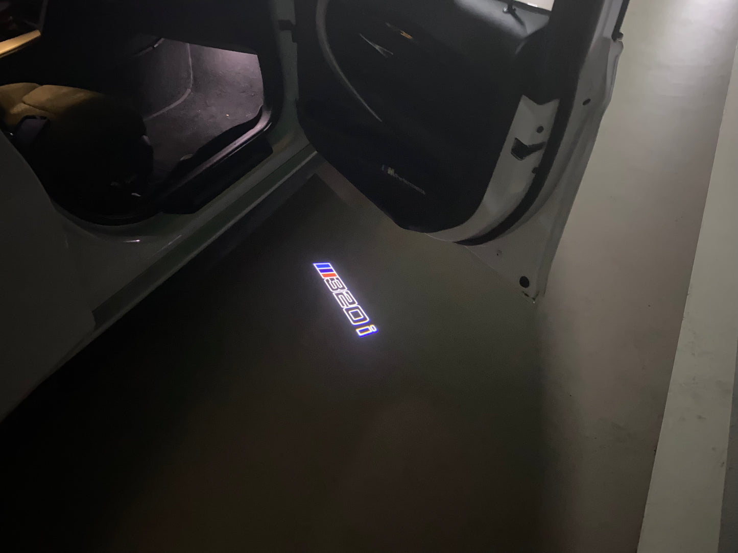 BMW 3 SERIES 320 i LOGO PROJECTOT LIGHTS (quantity 1 = 1 sets/2 door lights) Nr.6024q304