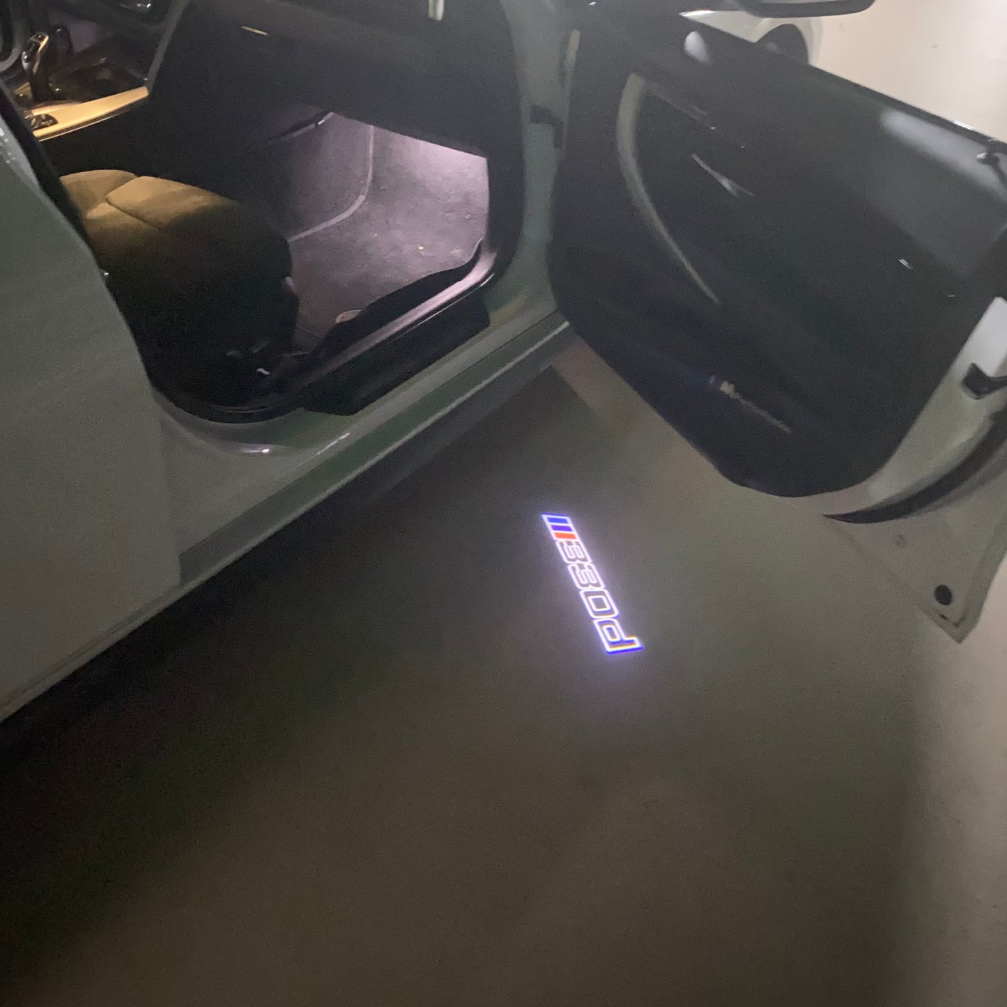 BMW 3 SERIES 330 d LOGO PROJECTOT LIGHTS (quantity 1 = 1 sets/2 door lights) Nr.6024q40