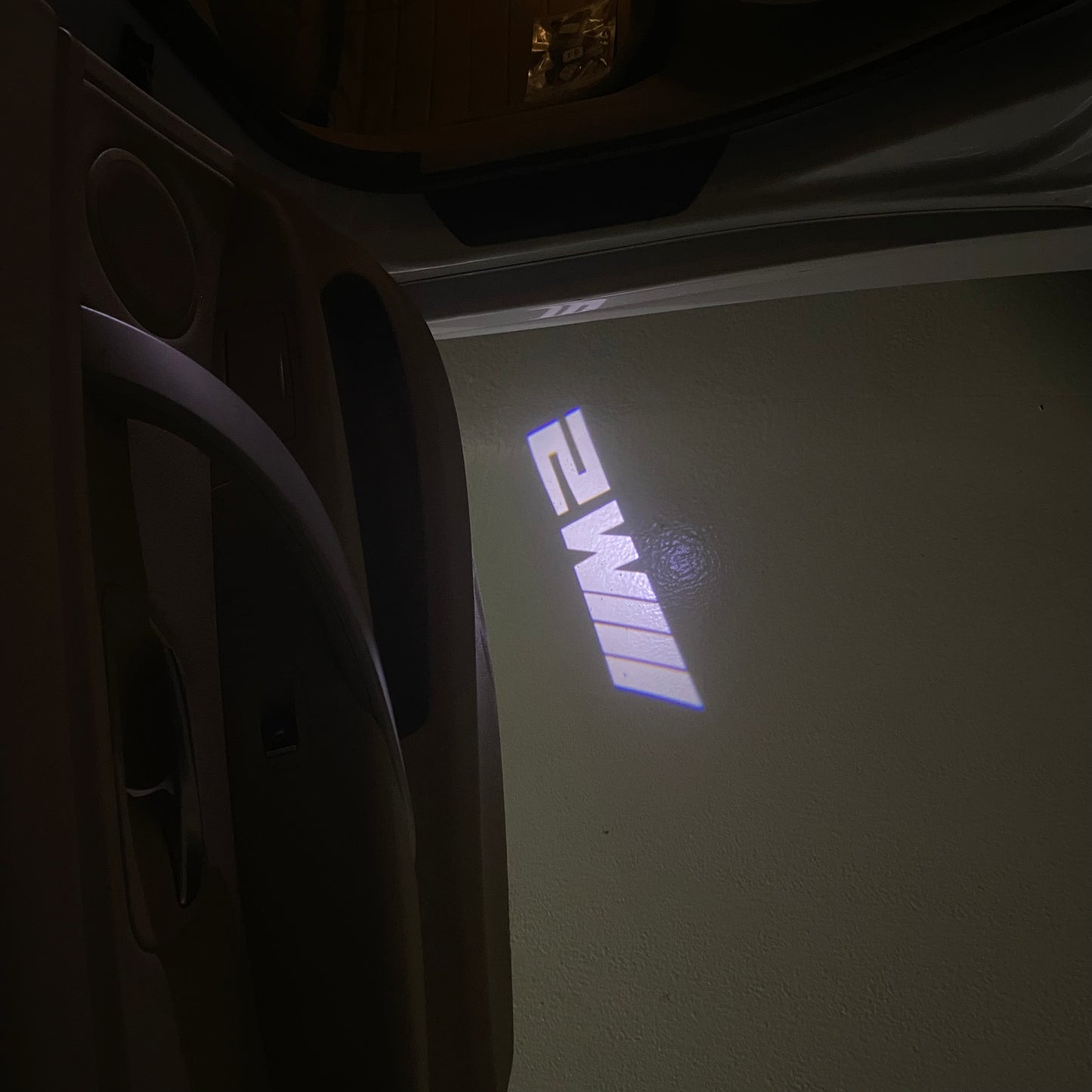 BMW 2 SERIES M2 LOGO PROJECTOT LIGHTS (quantity 1 = 1 sets/2 door lights) Nr.6024t21