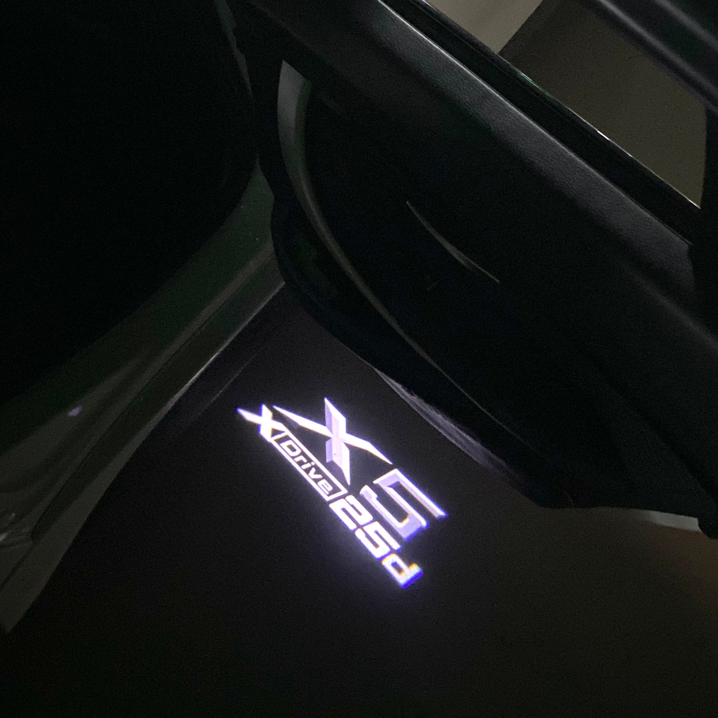 BMW X5 XDrive 25d LOGO PROJECTOT LIGHTS (quantity 1 = 1 sets/2 door lights) Nr.6024q0t064