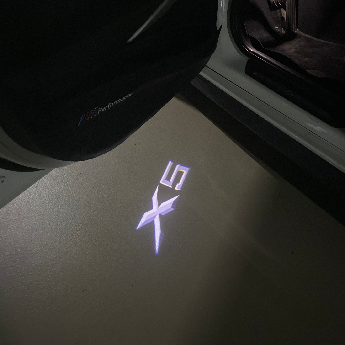 BMW X5 LOGO PROJECTOT LIGHTS (quantity 1 = 1 sets/2 door lights) Nr.6024q0t083